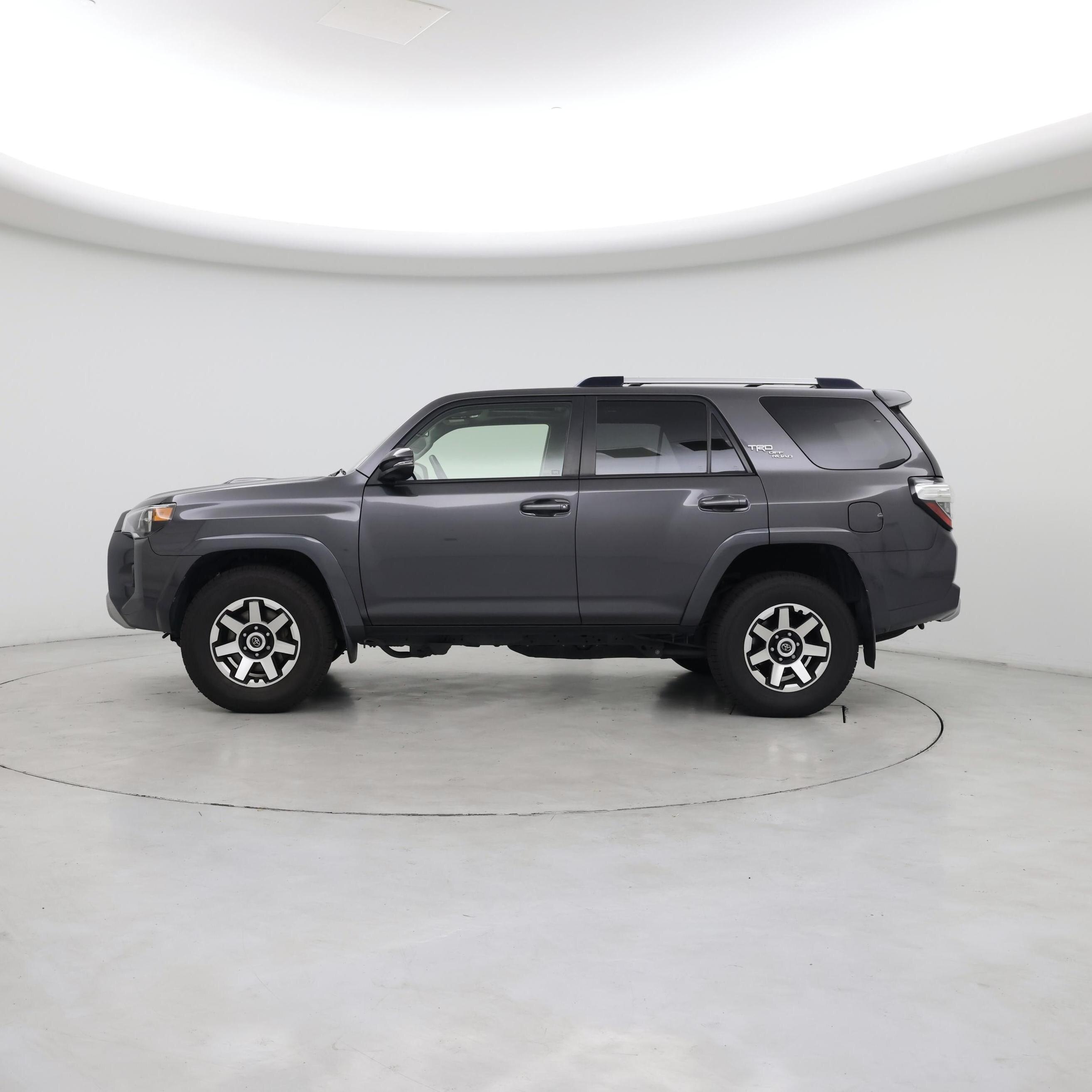 Thumbnail: 2018 Toyota 4Runner - 3