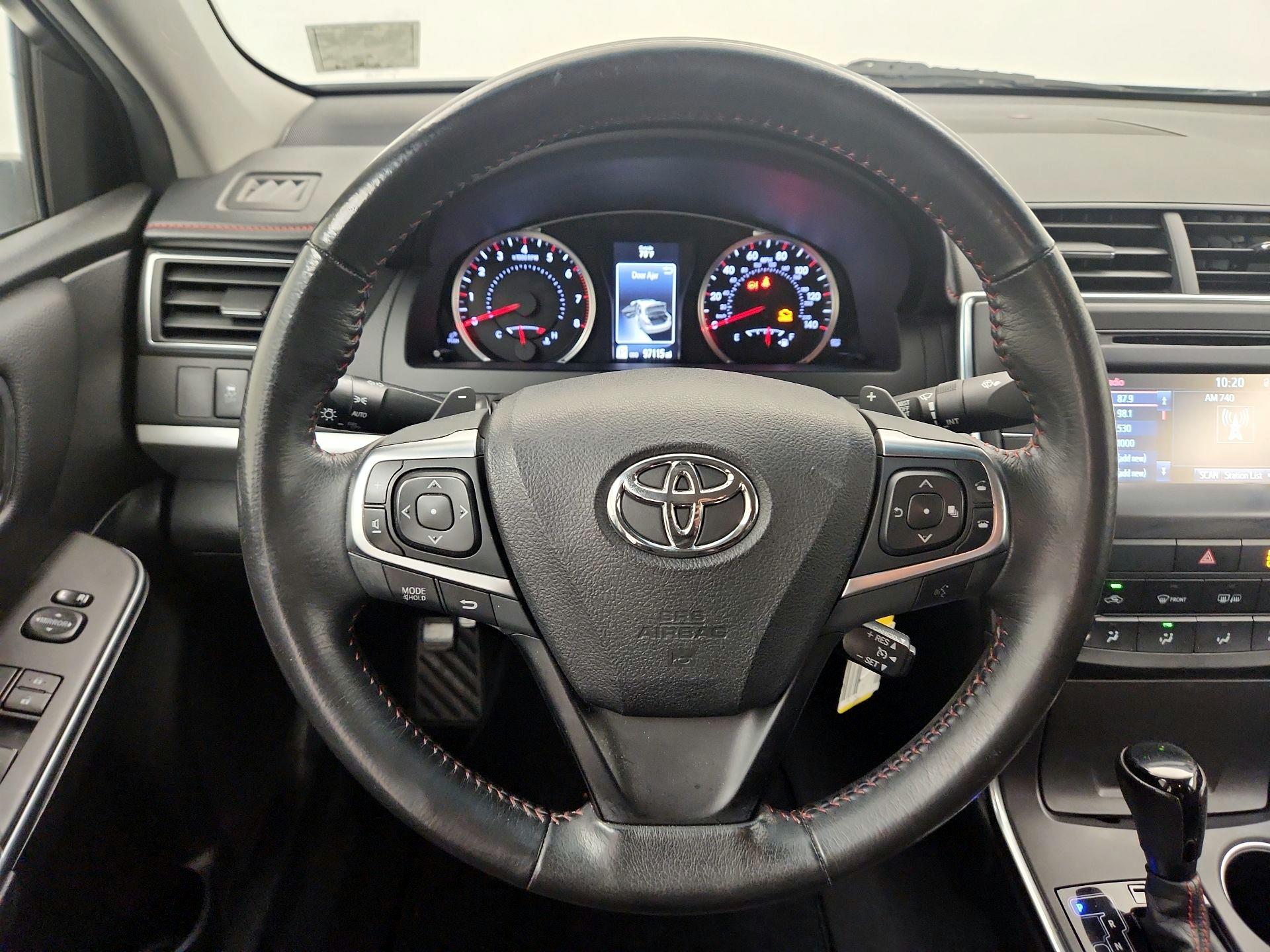 Thumbnail: 2016 Toyota Camry - 10