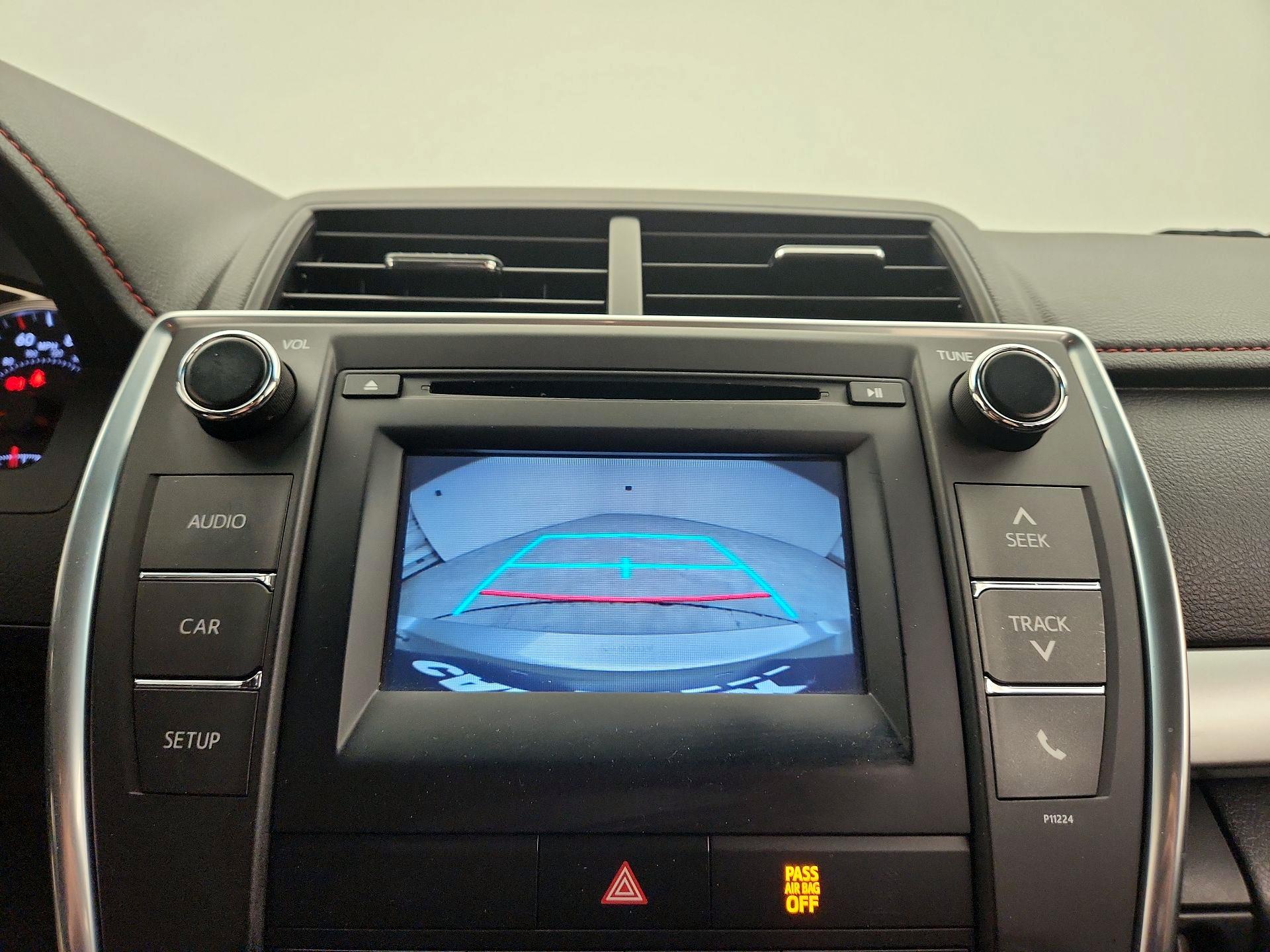 Thumbnail: 2016 Toyota Camry - 14