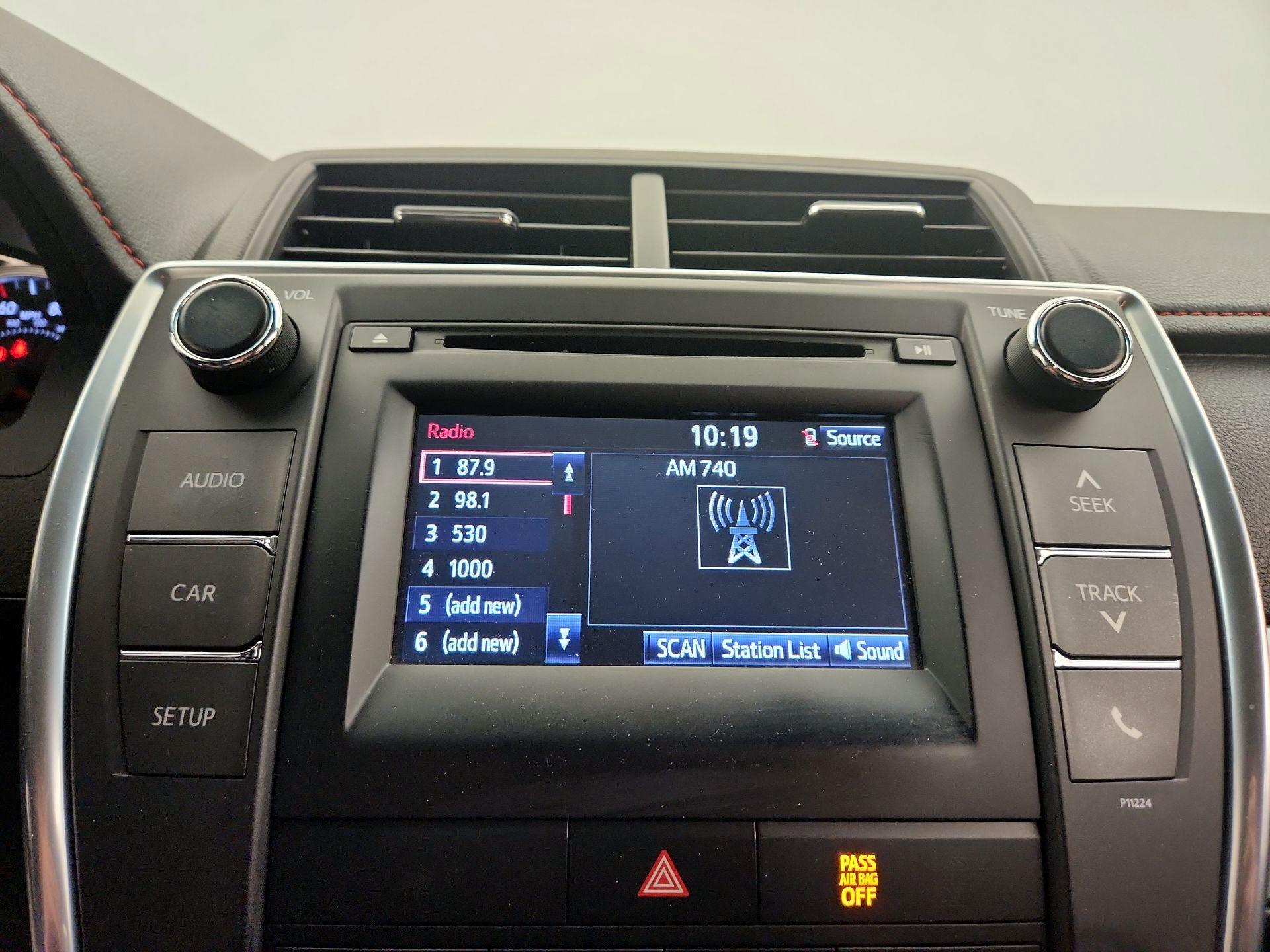 Thumbnail: 2016 Toyota Camry - 15