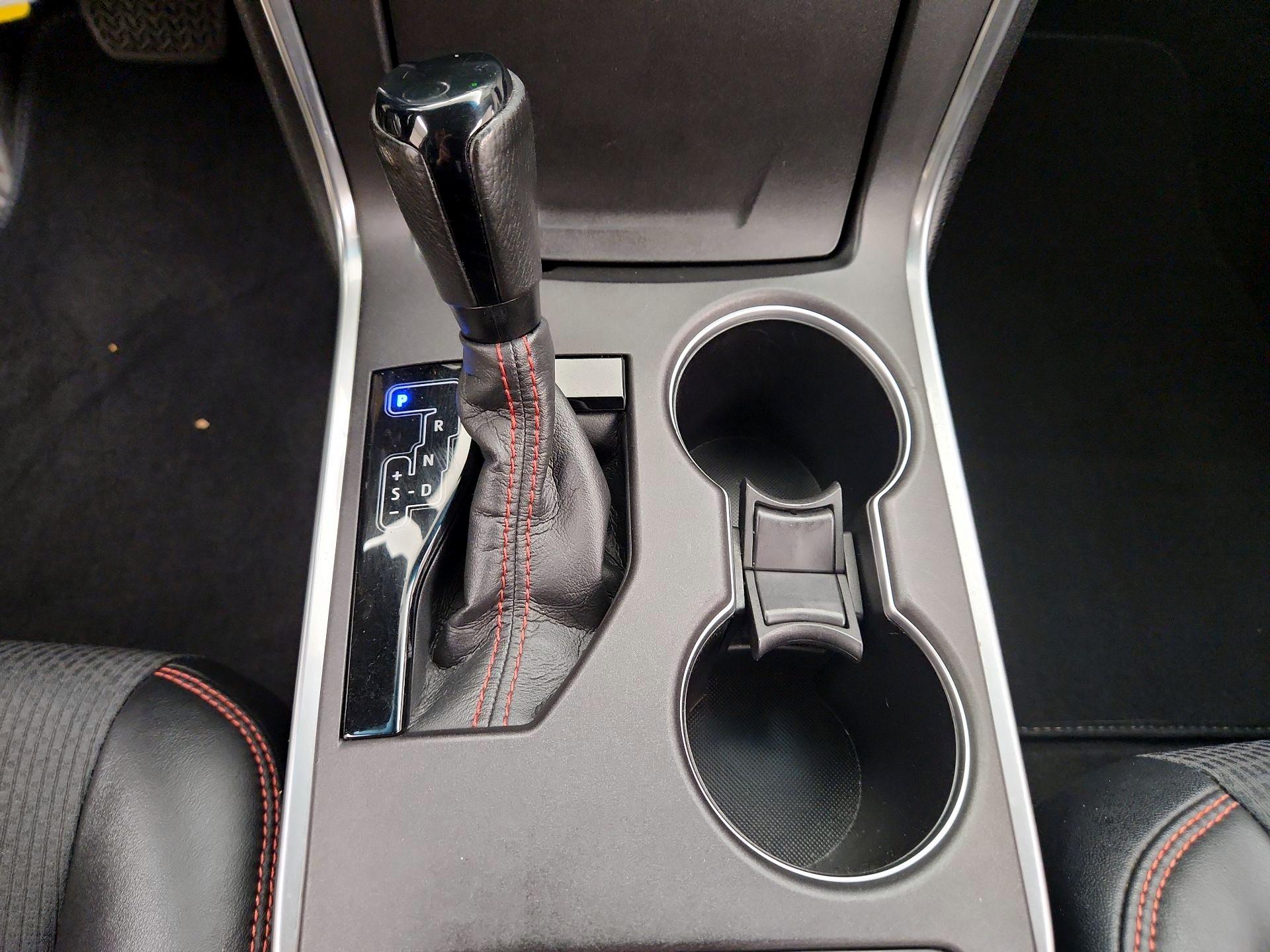 Thumbnail: 2016 Toyota Camry - 17