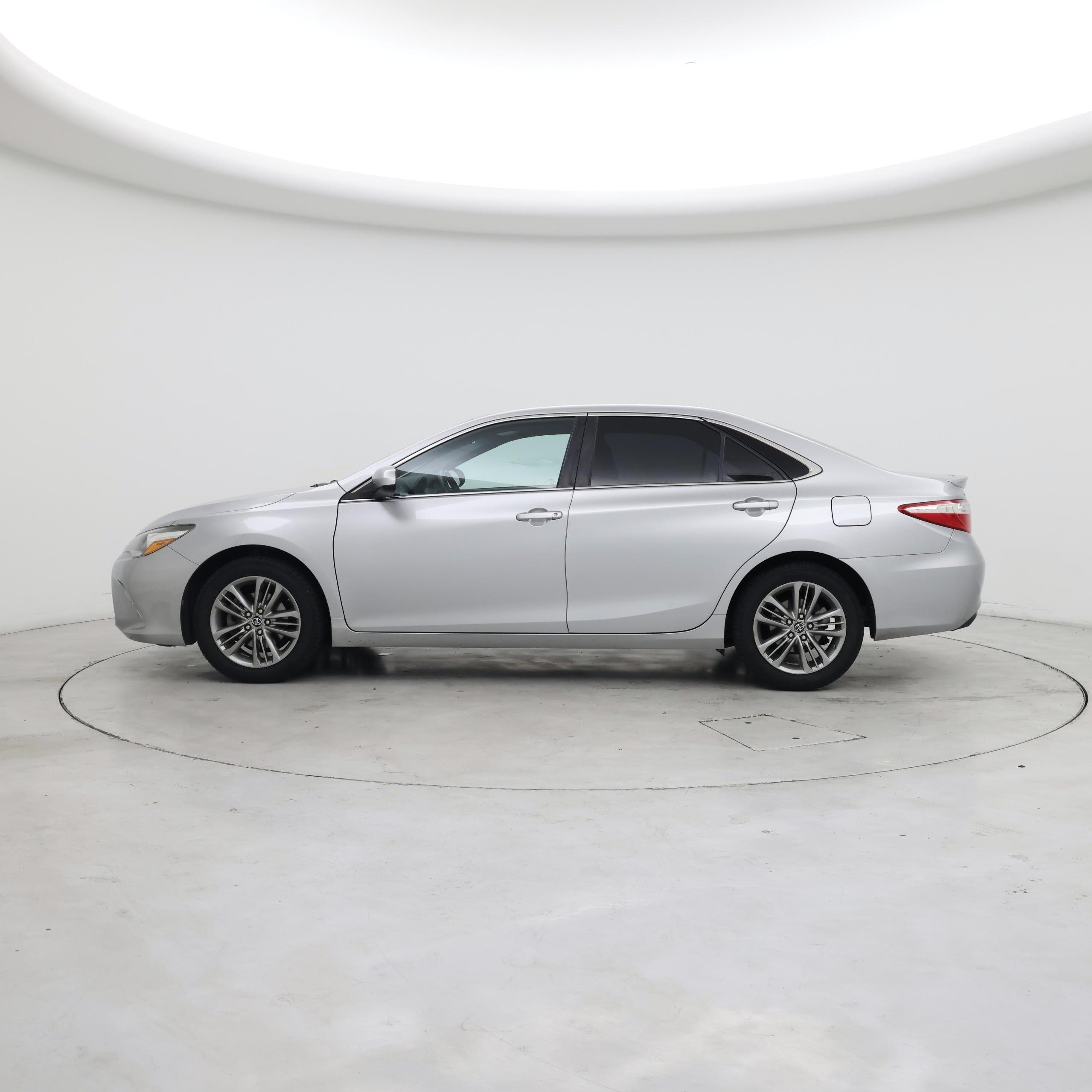Thumbnail: 2016 Toyota Camry - 3