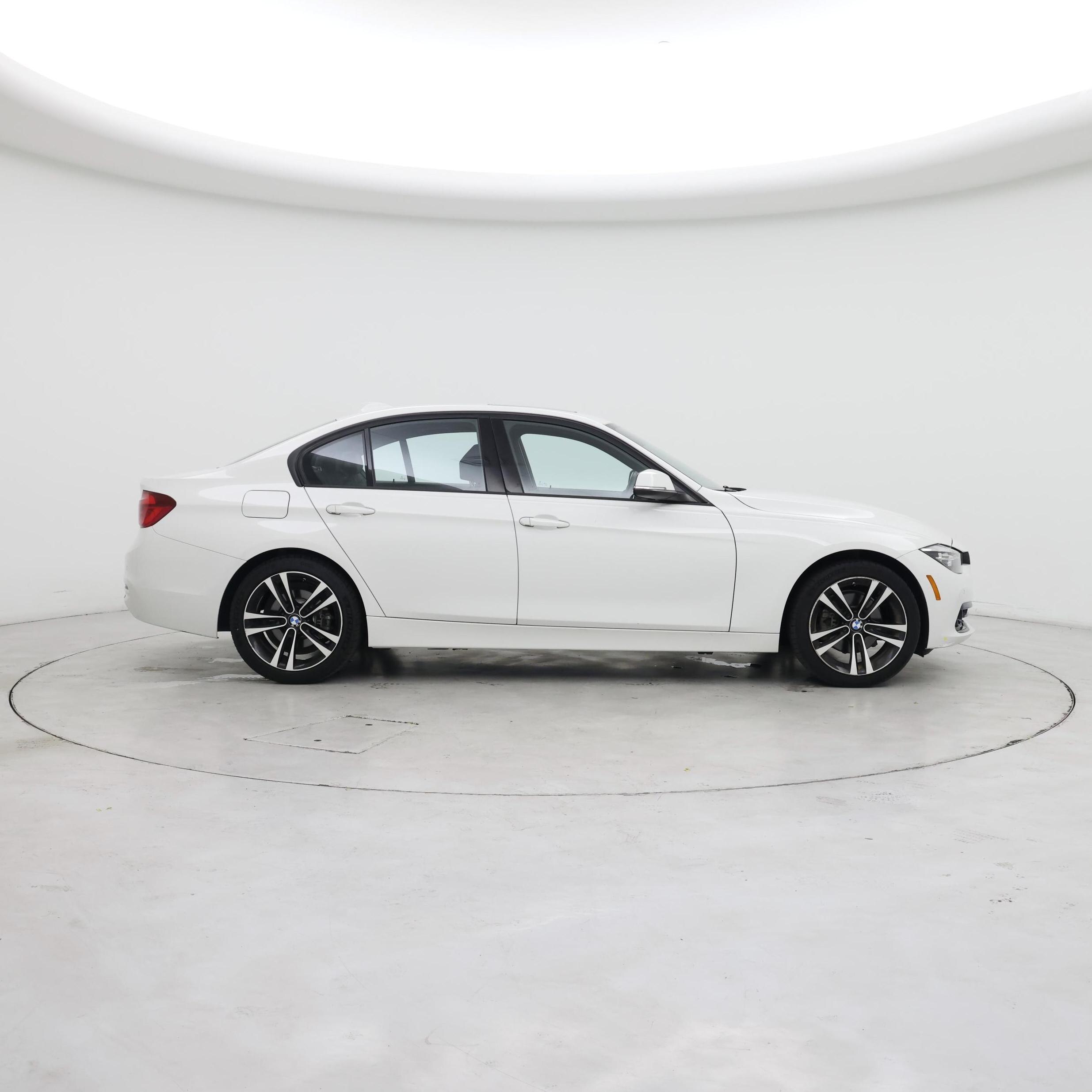 Thumbnail: 2018 BMW 3 Series - 7