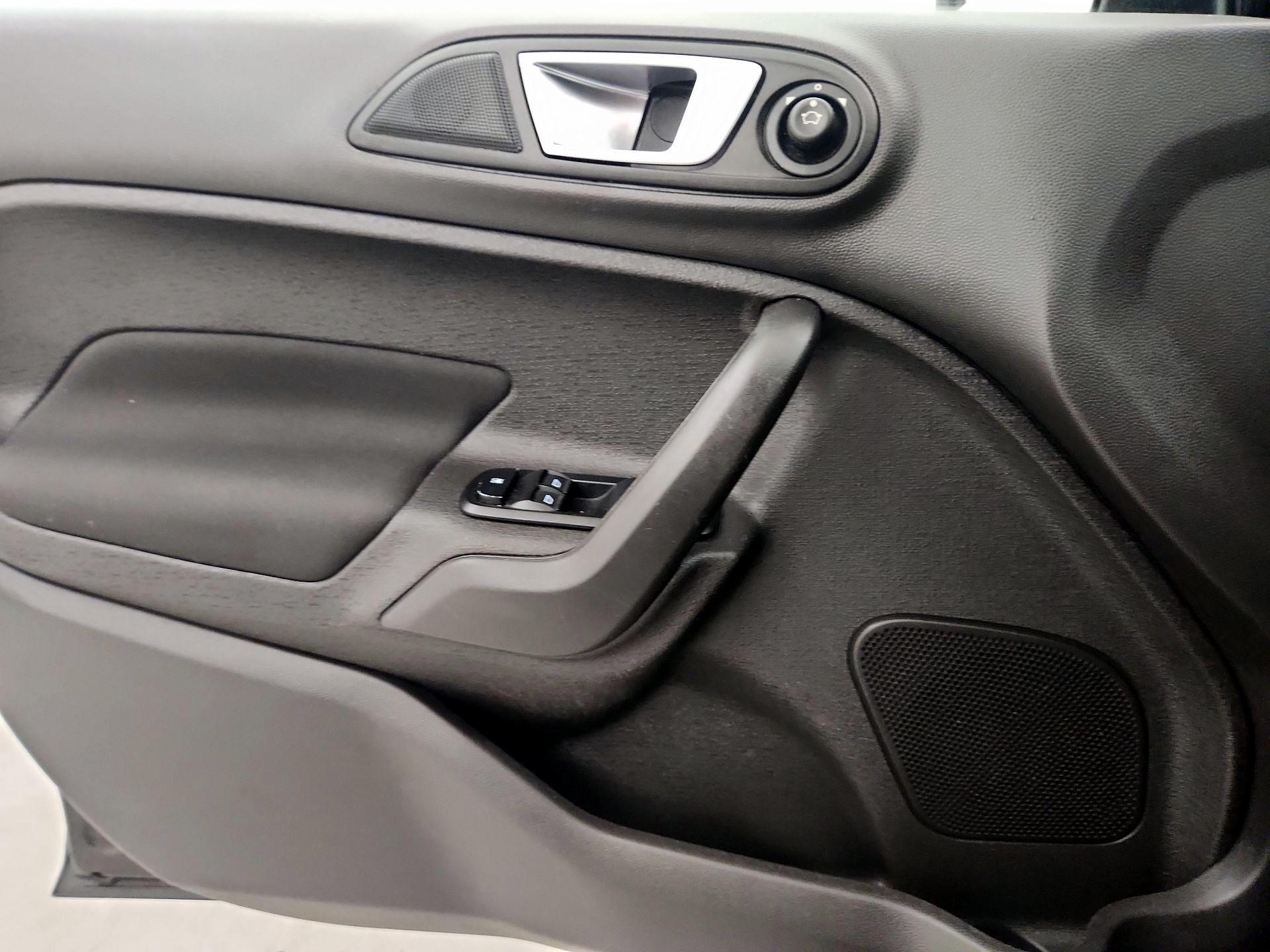Thumbnail: 2019 Ford Fiesta - 12