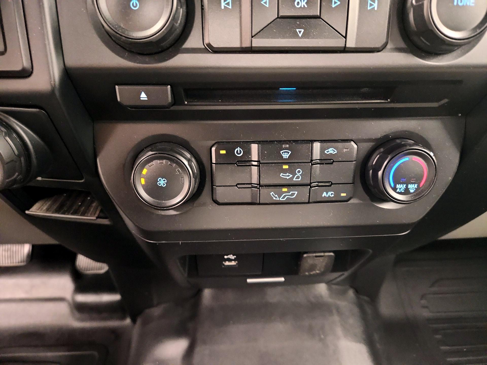 Thumbnail: 2022 Chevrolet Silverado 1500 - 16