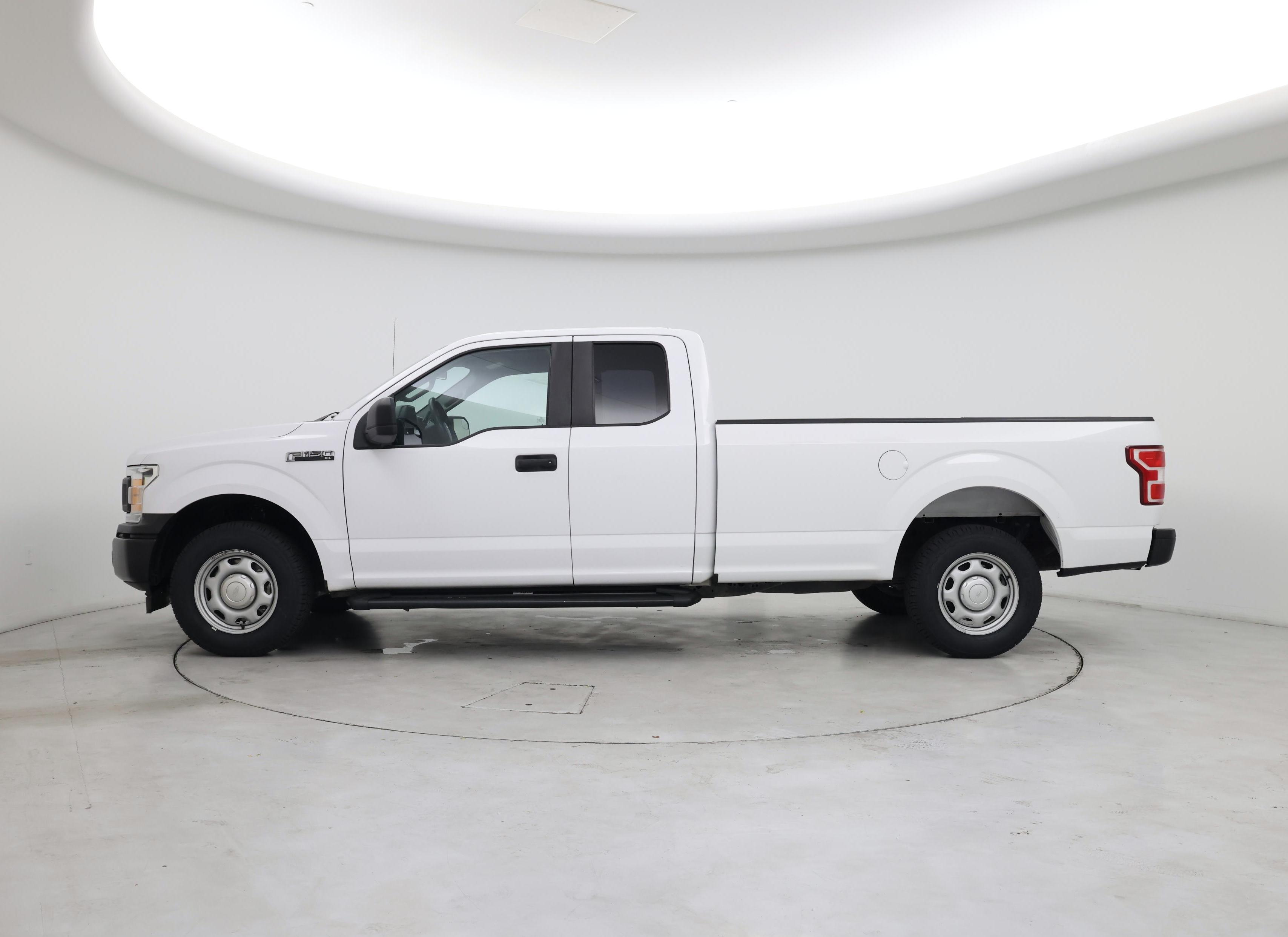 Thumbnail: 2022 Chevrolet Silverado 1500 - 3