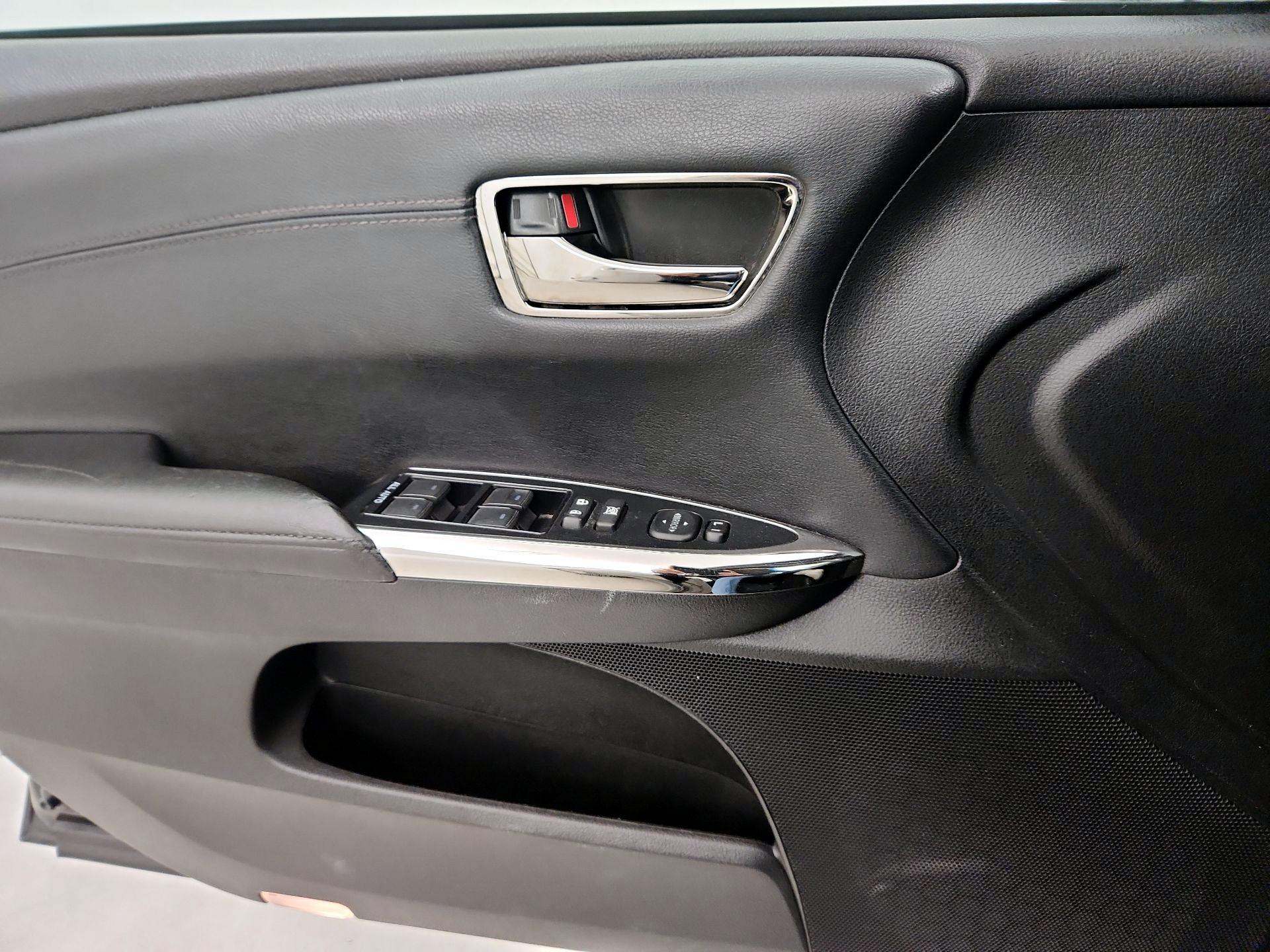 Thumbnail: 2015 Toyota Avalon - 12