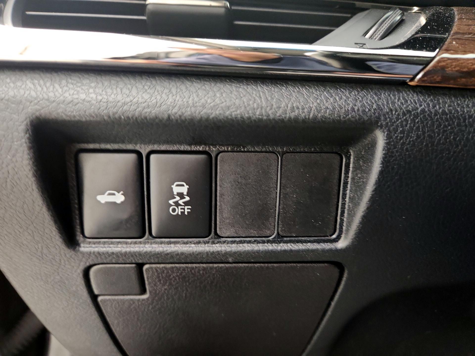 Thumbnail: 2015 Toyota Avalon - 13