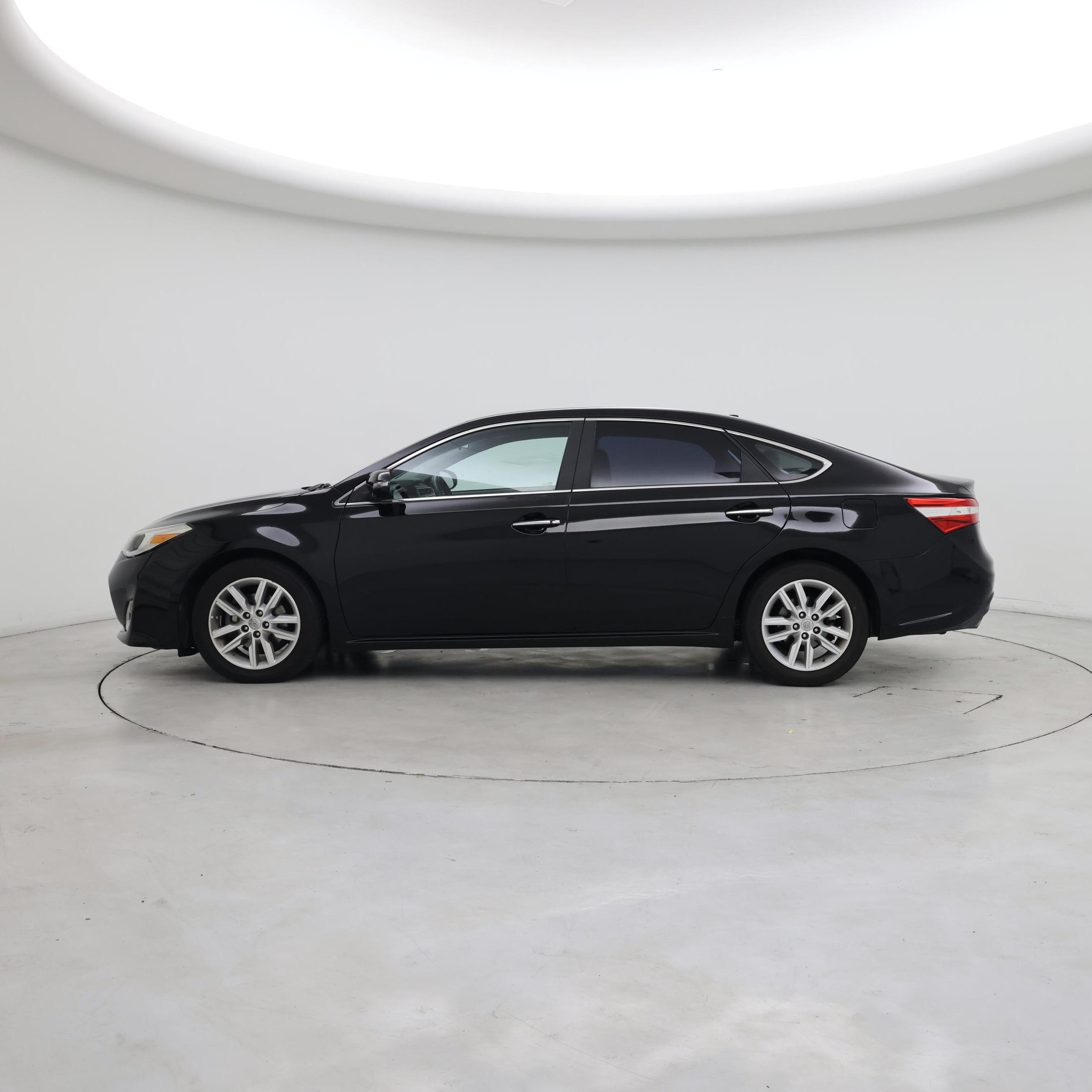 Thumbnail: 2015 Toyota Avalon - 3