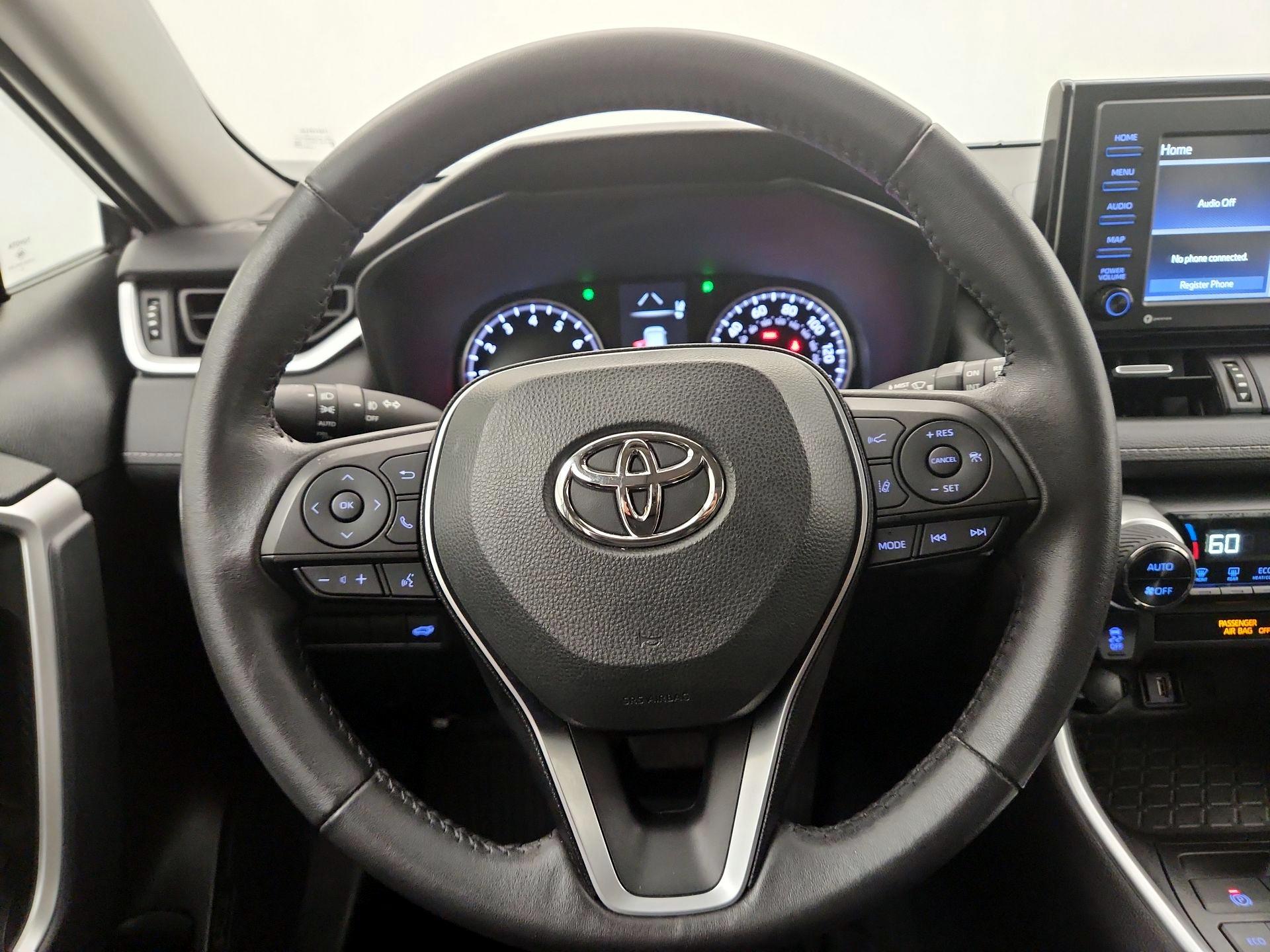 Thumbnail: 2022 Toyota RAV4 - 10
