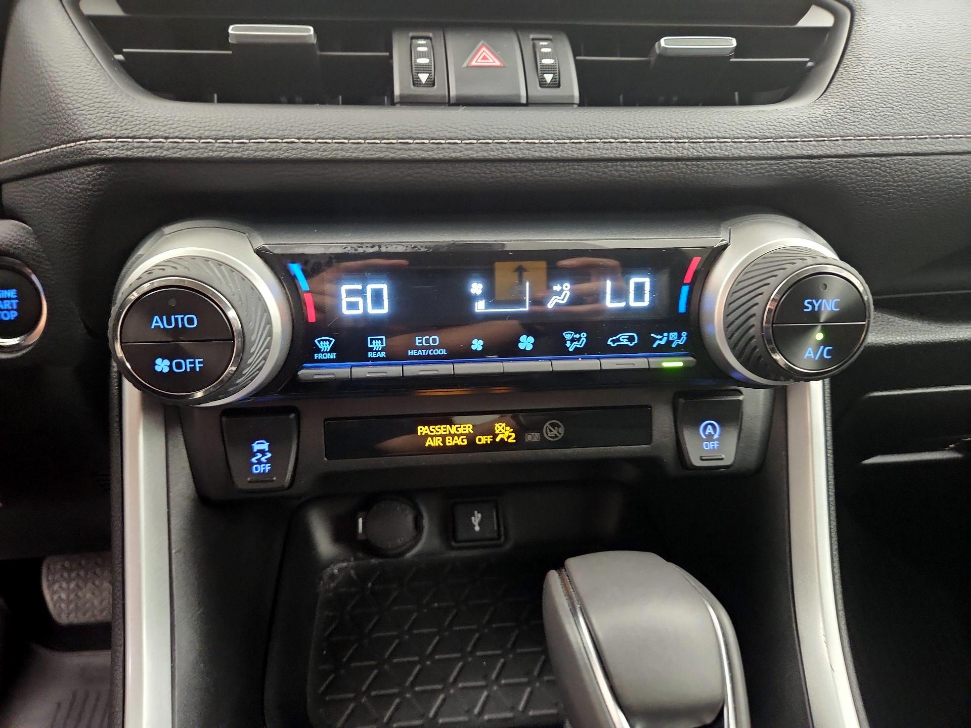Thumbnail: 2022 Toyota RAV4 - 16