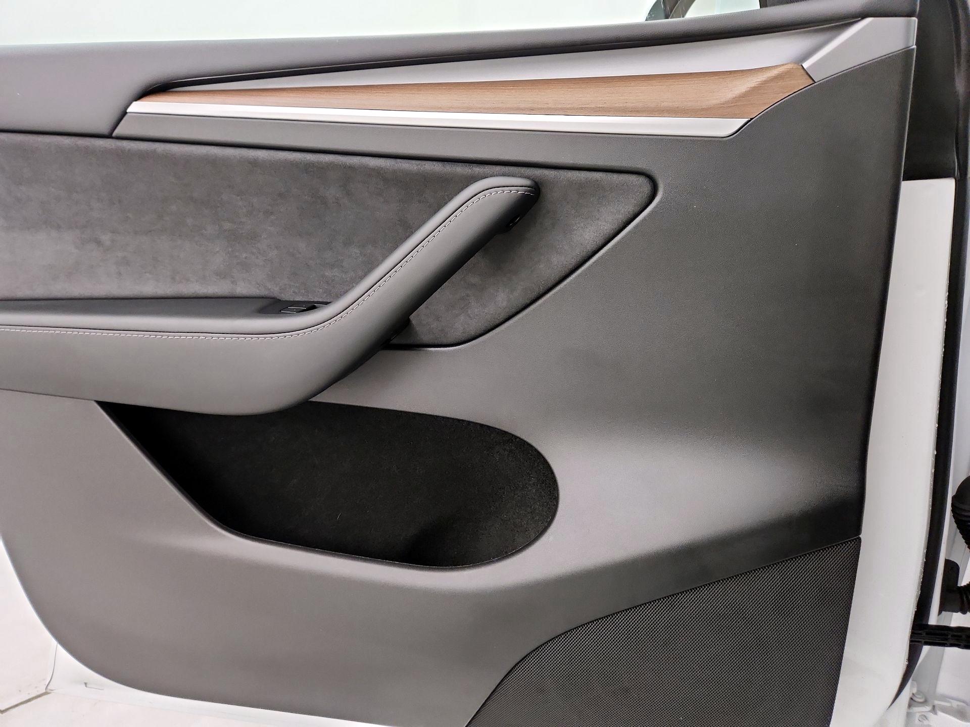 Thumbnail: 2023 Tesla Model Y - 12