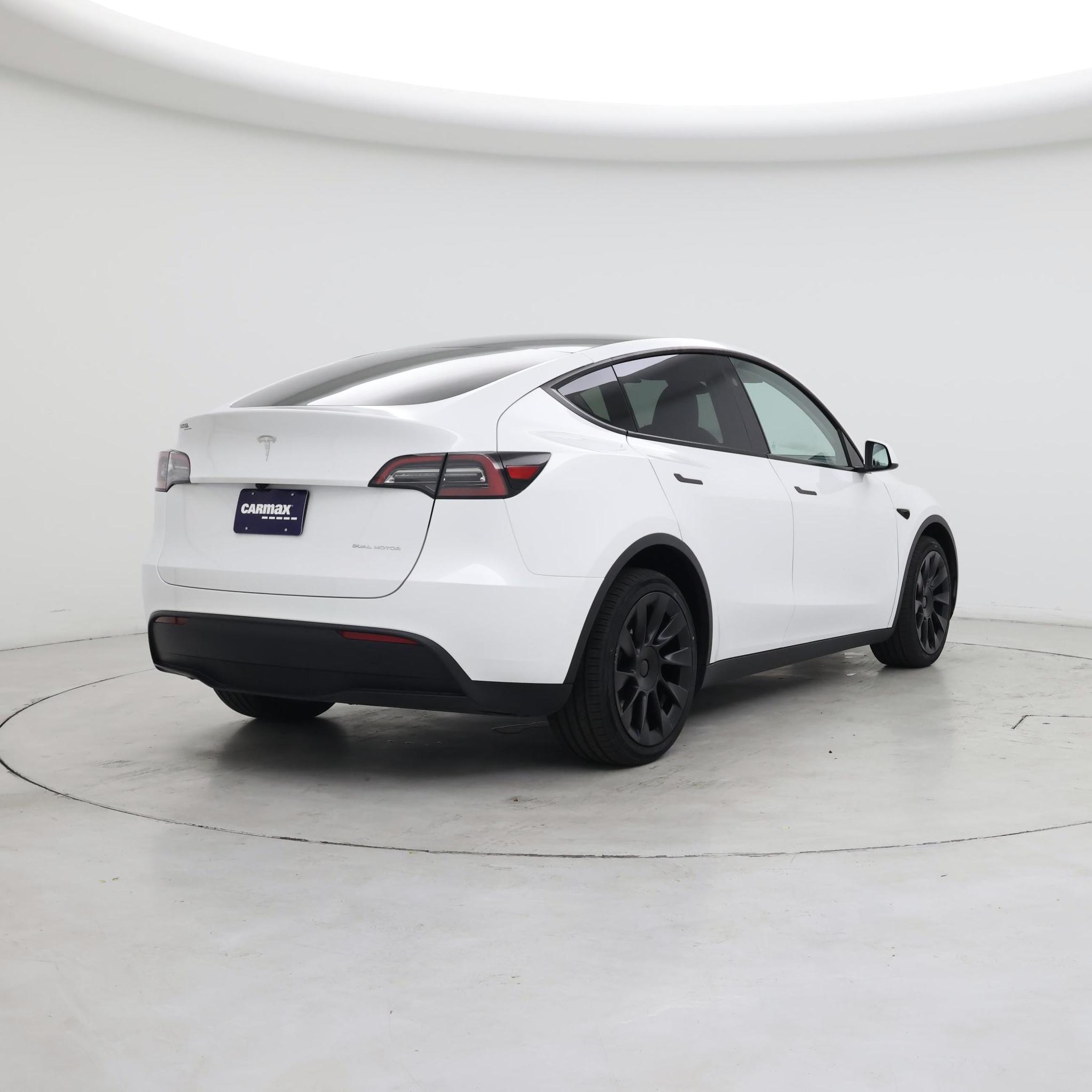 Thumbnail: 2023 Tesla Model Y - 8