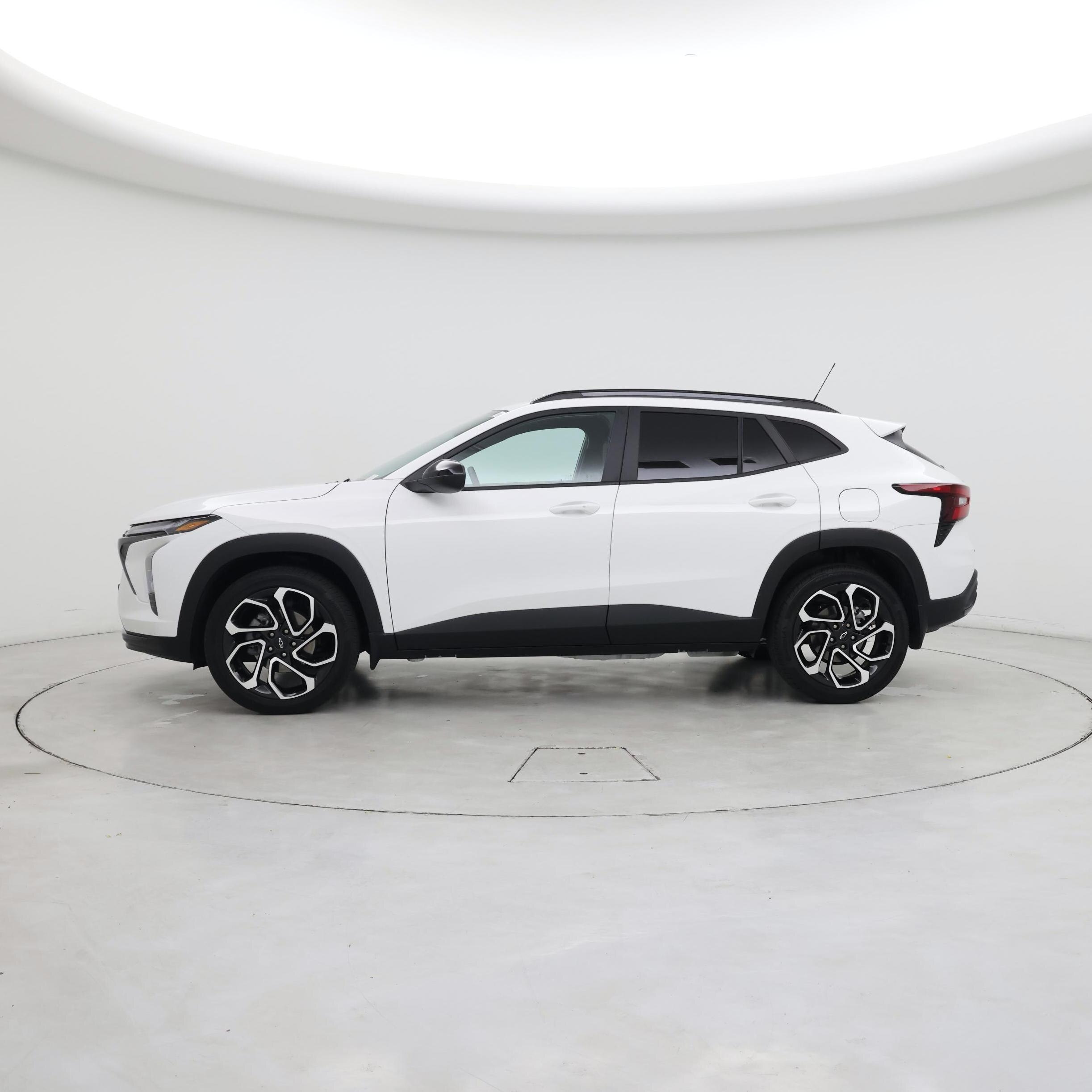 Thumbnail: 2024 Chevrolet Trax - 3