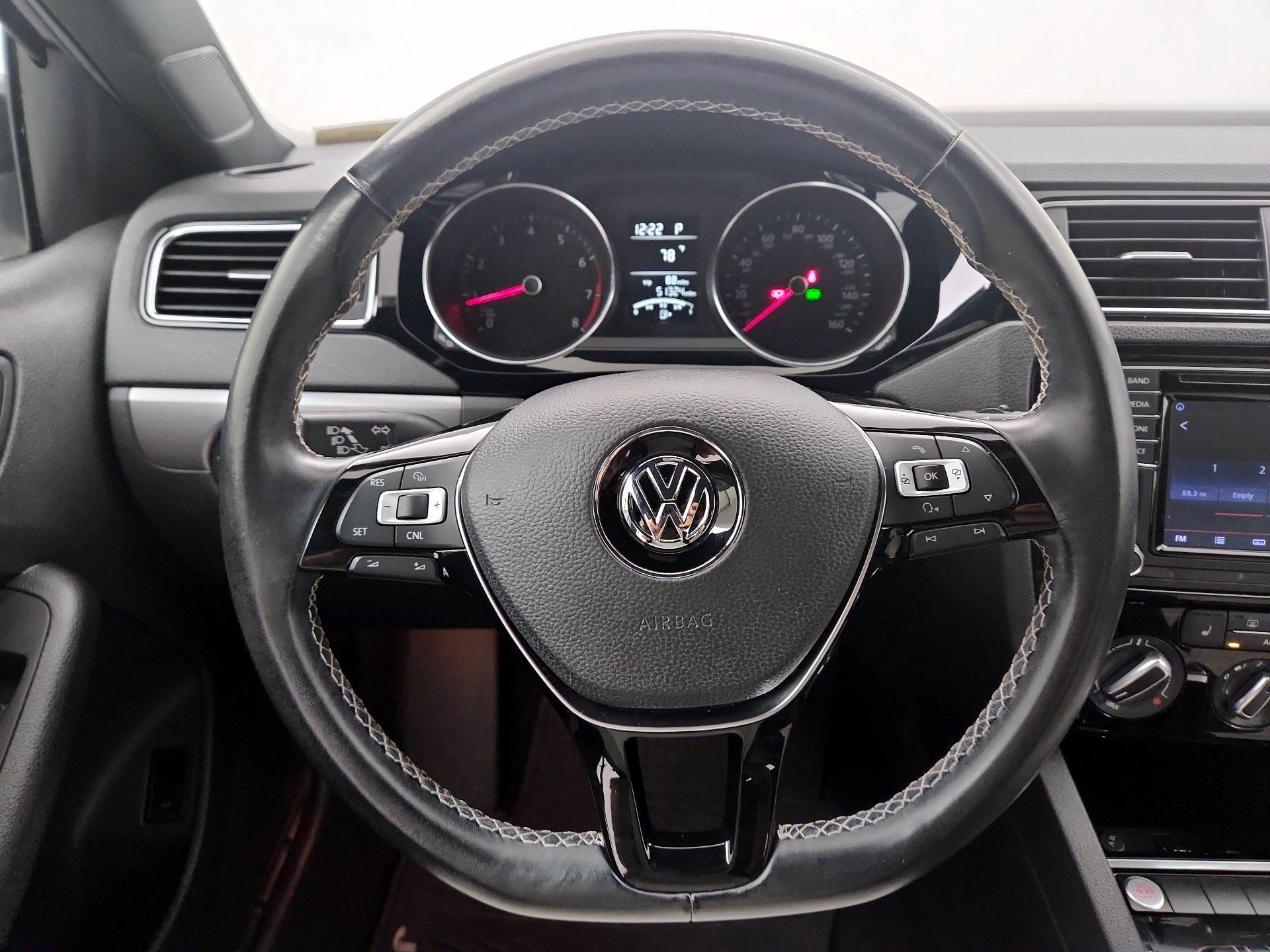 Thumbnail: 2016 Volkswagen Jetta - 10