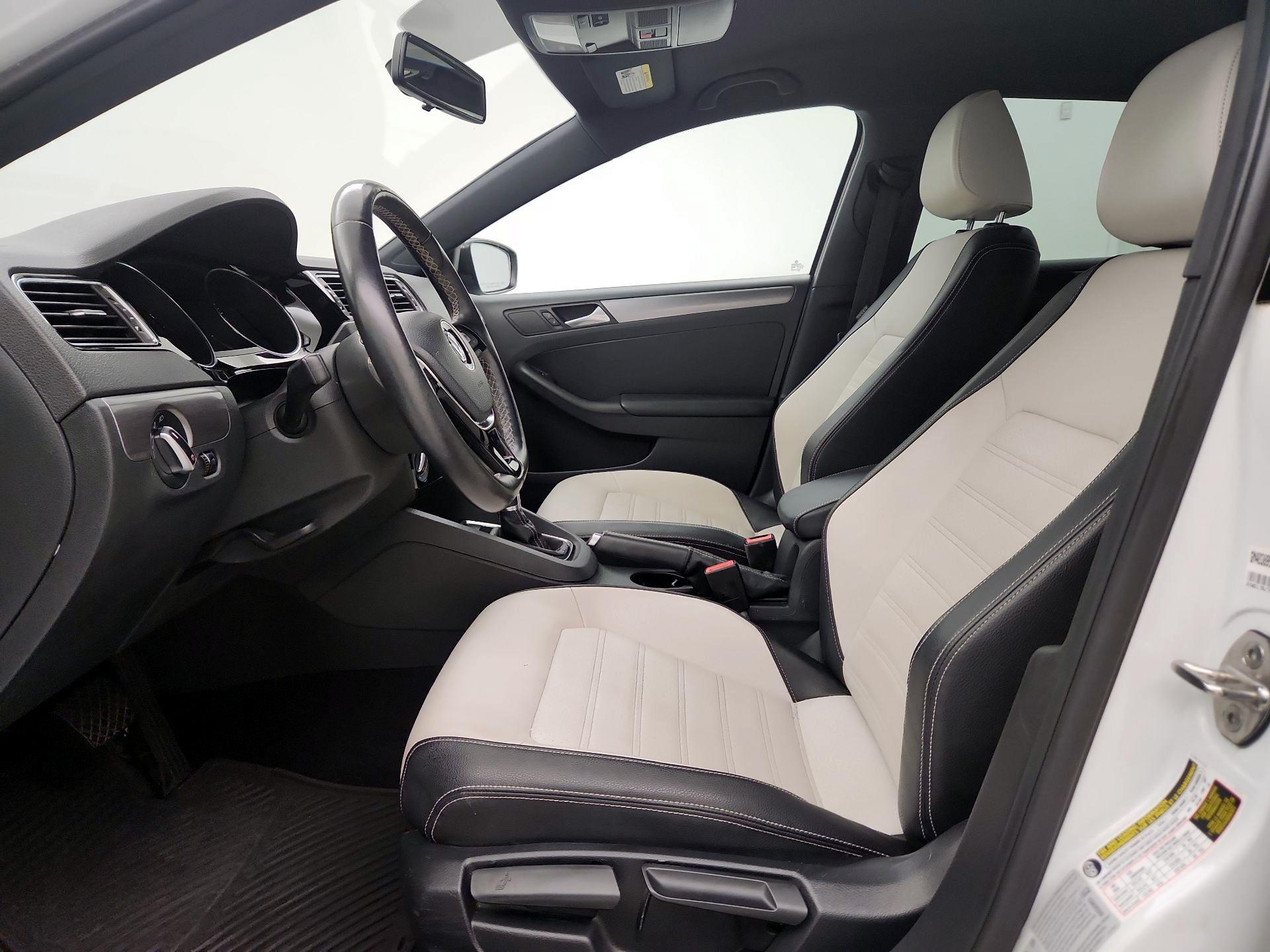 Thumbnail: 2016 Volkswagen Jetta - 11
