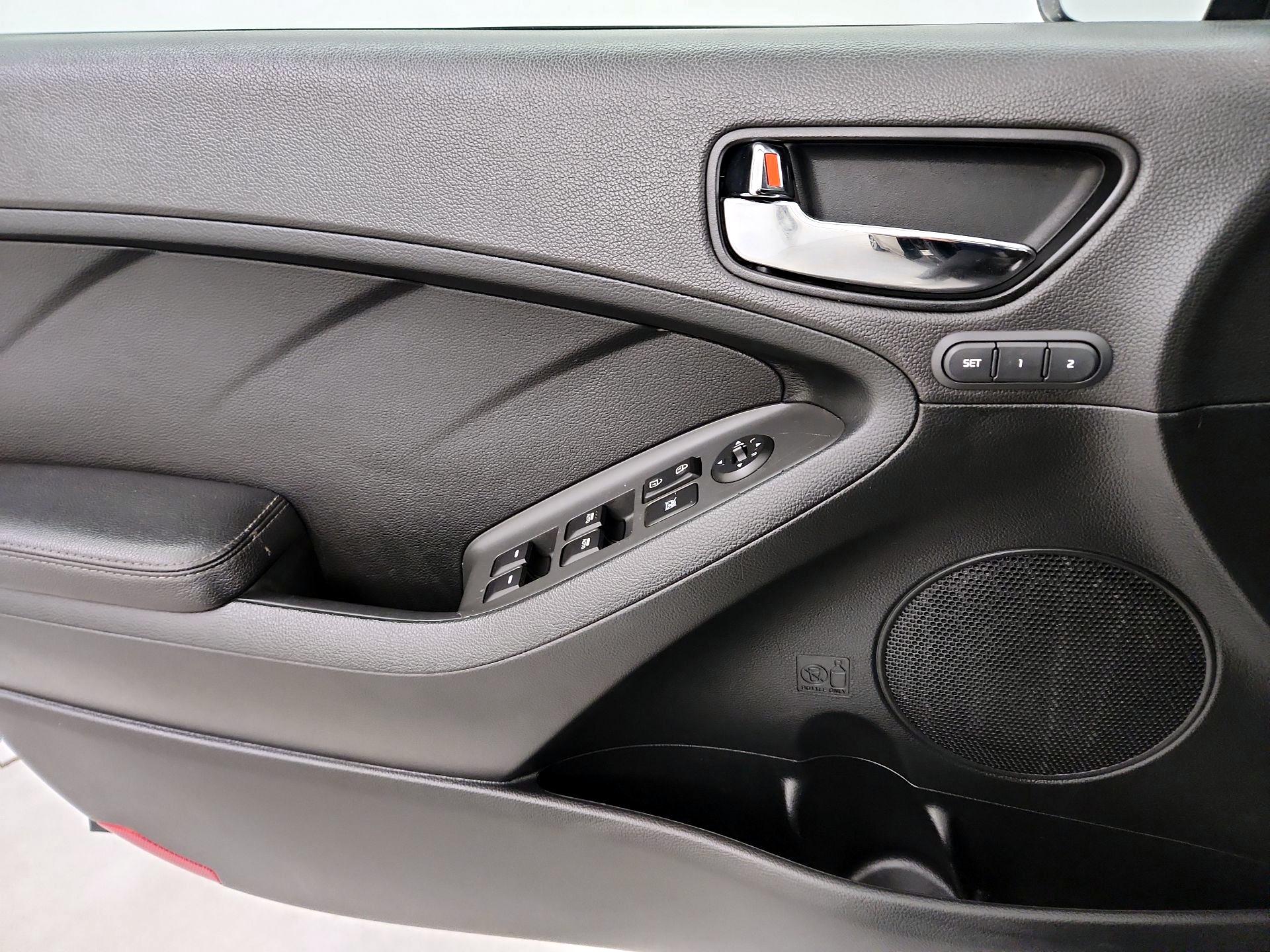 Thumbnail: 2018 Kia Forte - 12