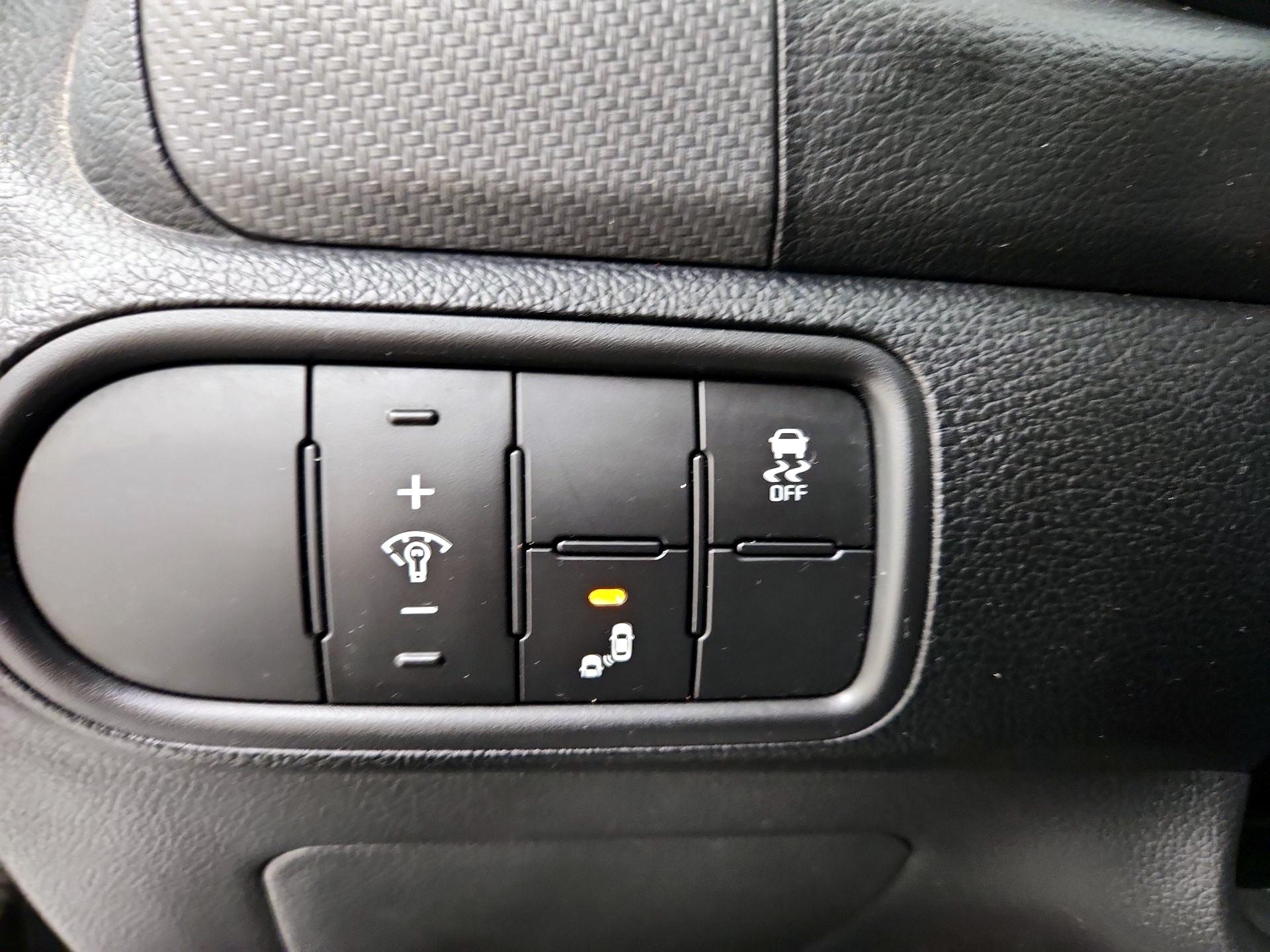 Thumbnail: 2018 Kia Forte - 13