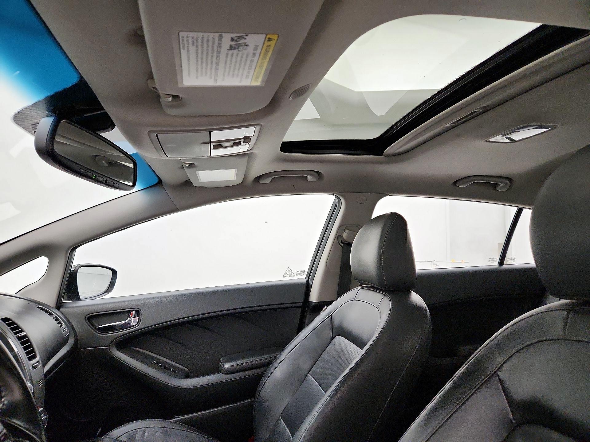Thumbnail: 2018 Kia Forte - 19