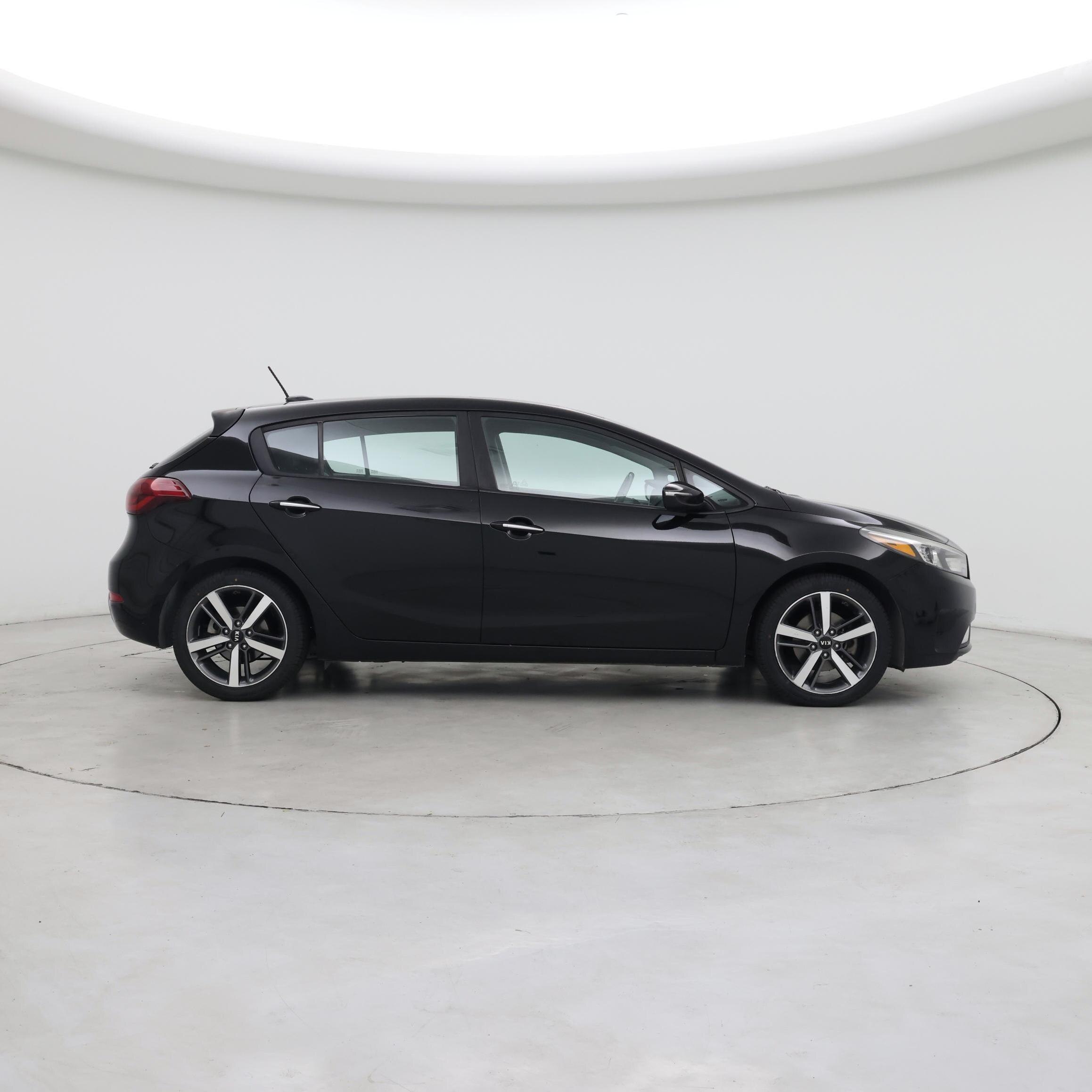 Thumbnail: 2018 Kia Forte - 7