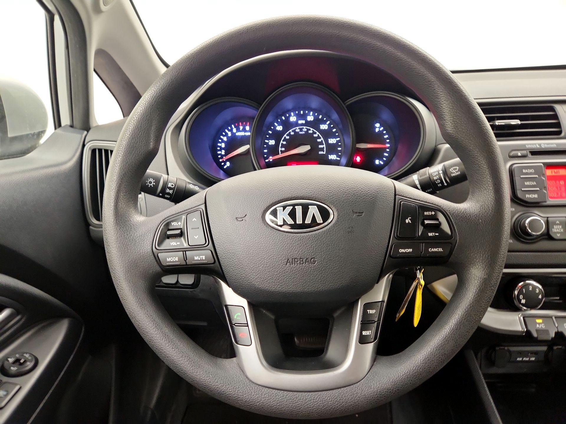 Thumbnail: 2013 Kia Rio - 10