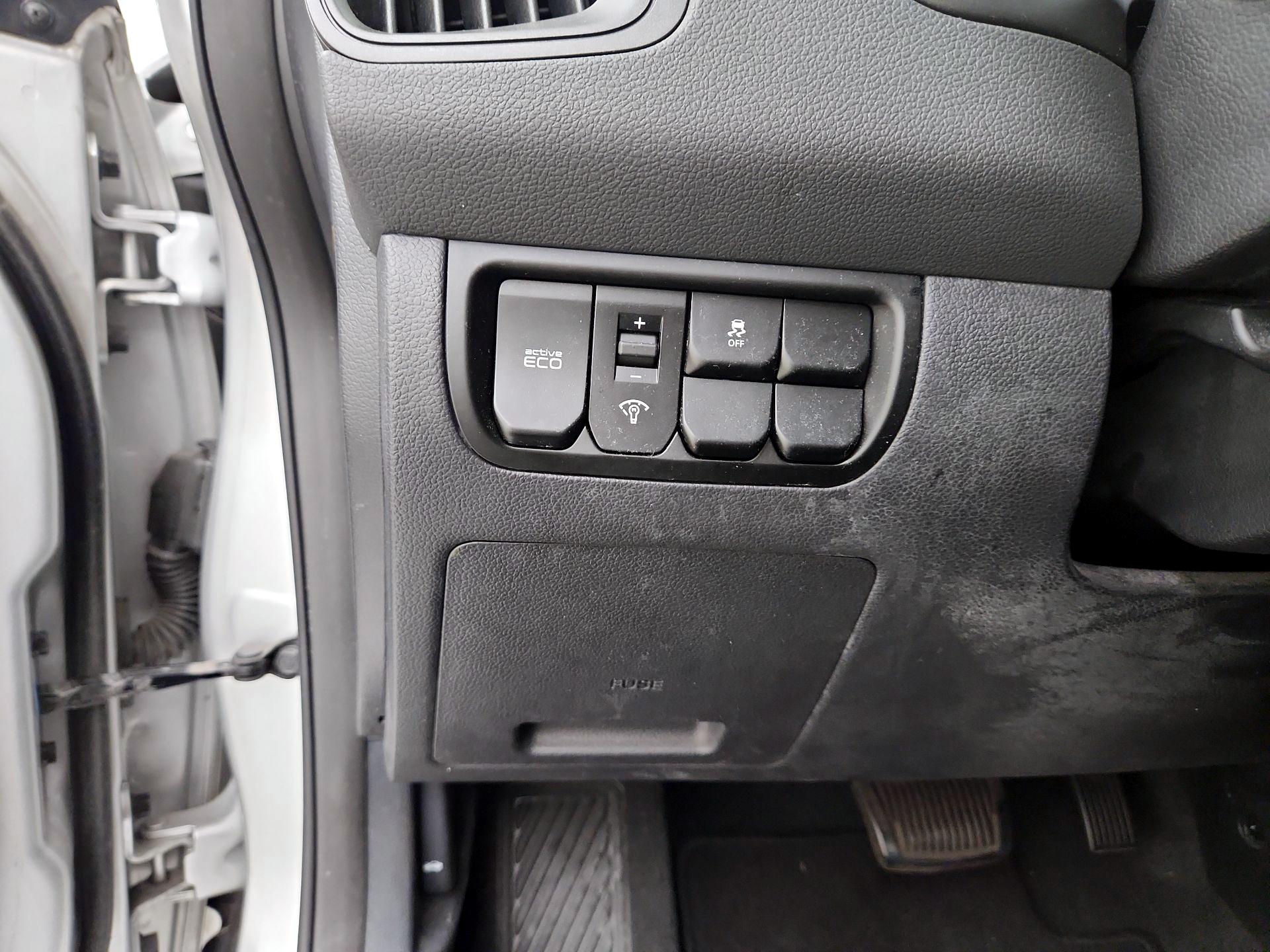 Thumbnail: 2013 Kia Rio - 13