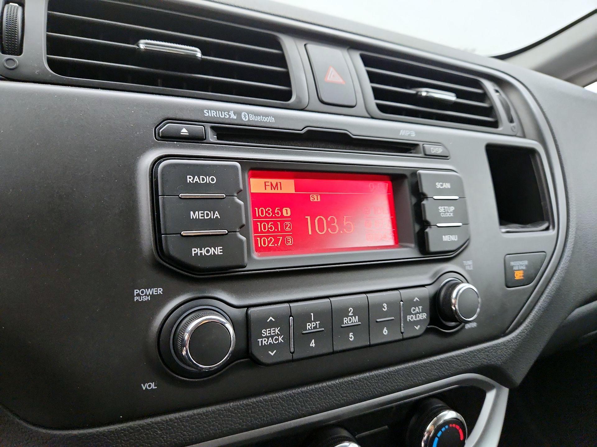 Thumbnail: 2013 Kia Rio - 14