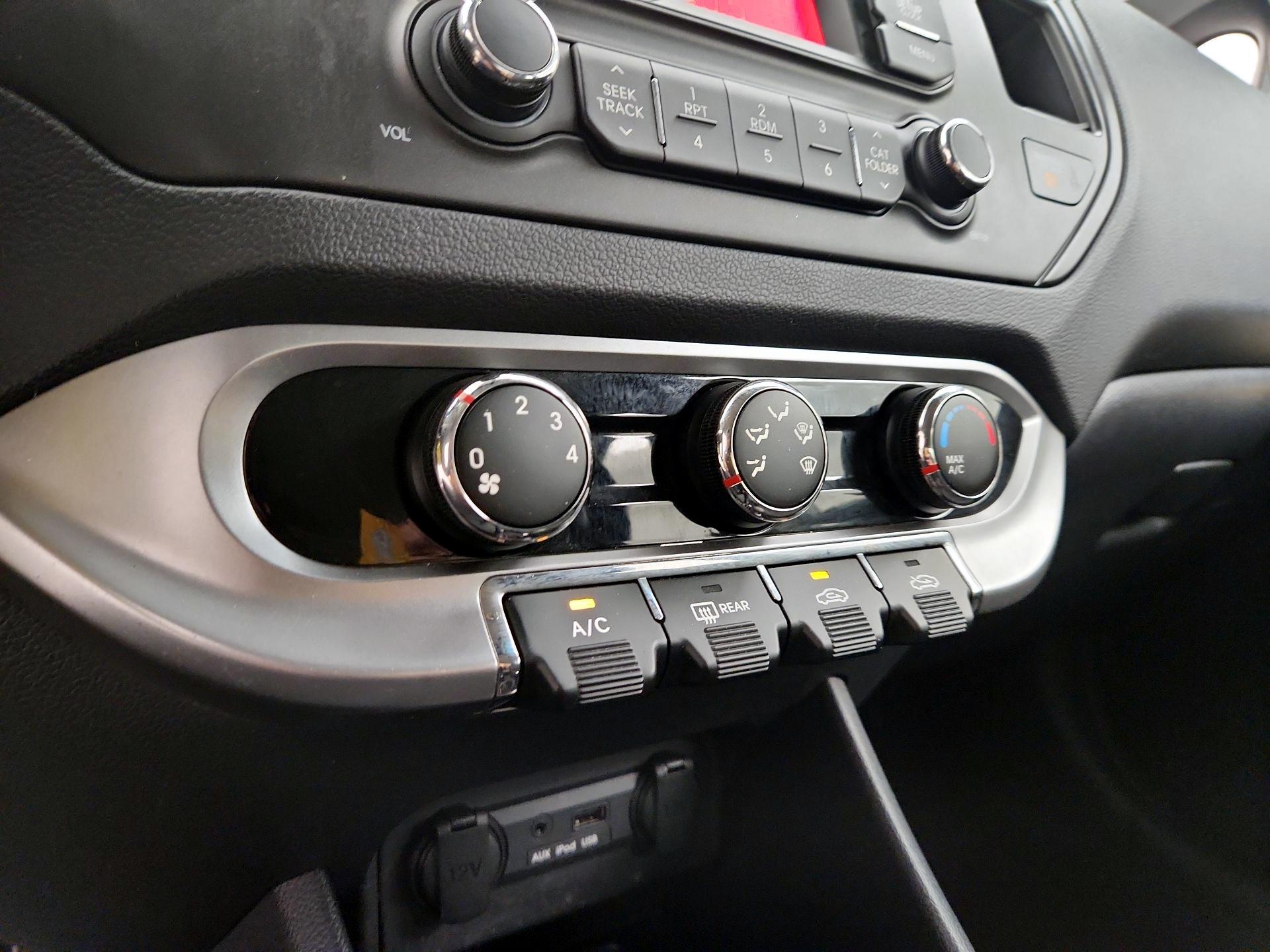 Thumbnail: 2013 Kia Rio - 15