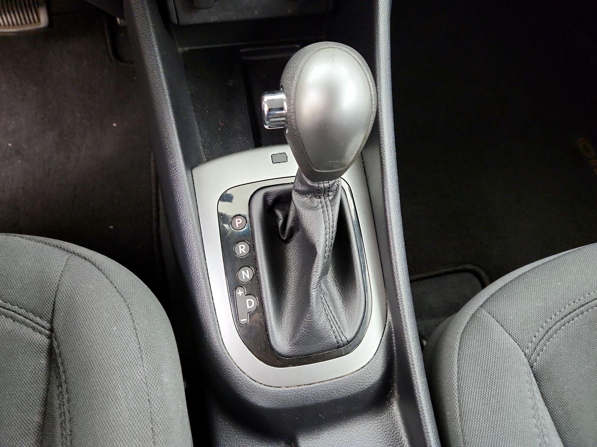 Thumbnail: 2013 Kia Rio - 16