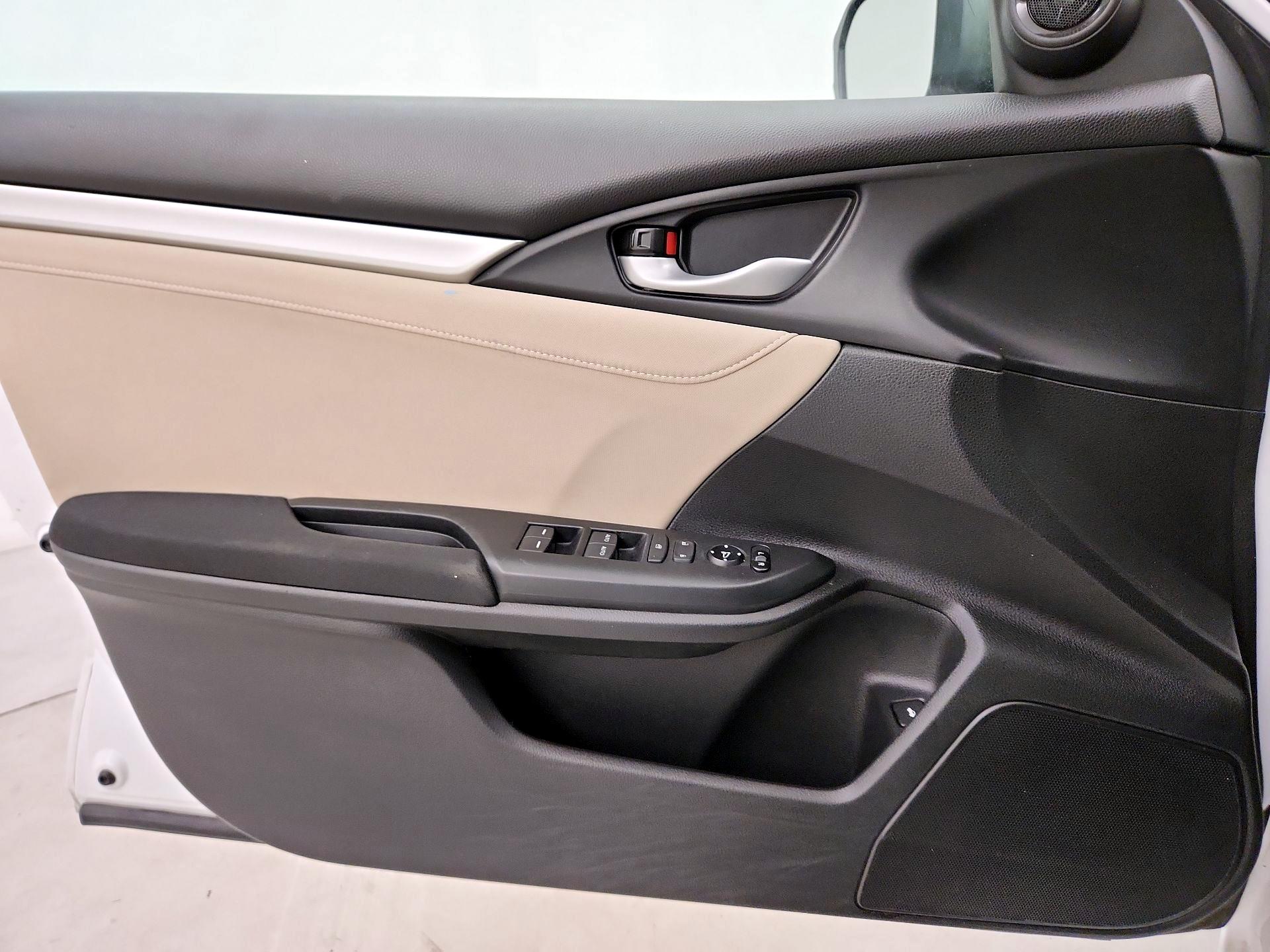 Thumbnail: 2017 Honda Civic - 12