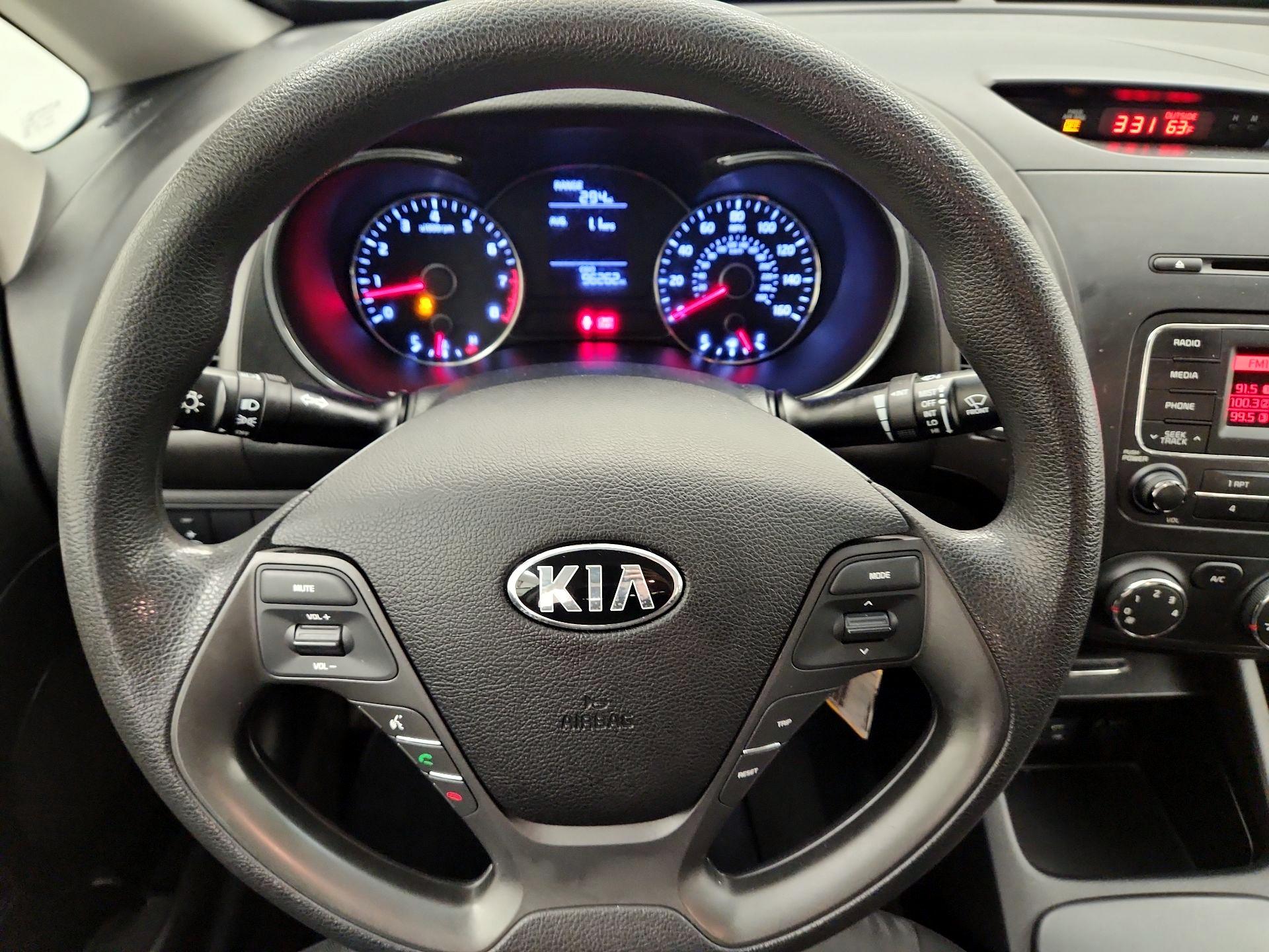 Thumbnail: 2016 Kia Forte - 10