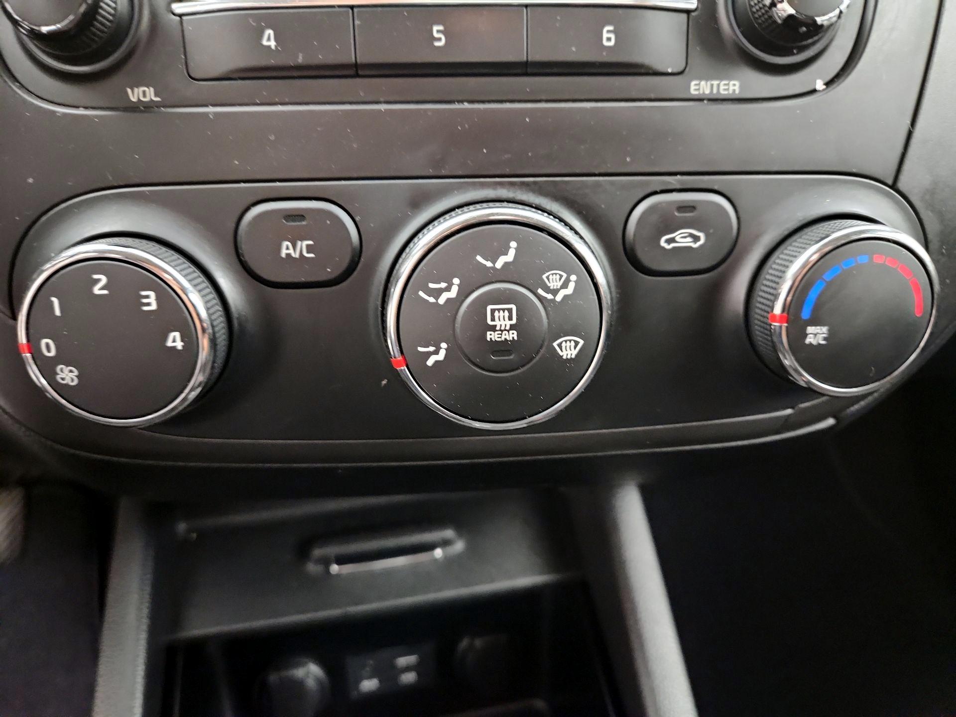 Thumbnail: 2016 Kia Forte - 15