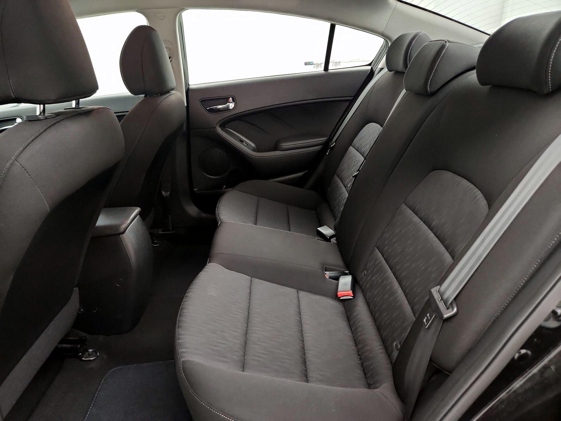 Thumbnail: 2016 Kia Forte - 18