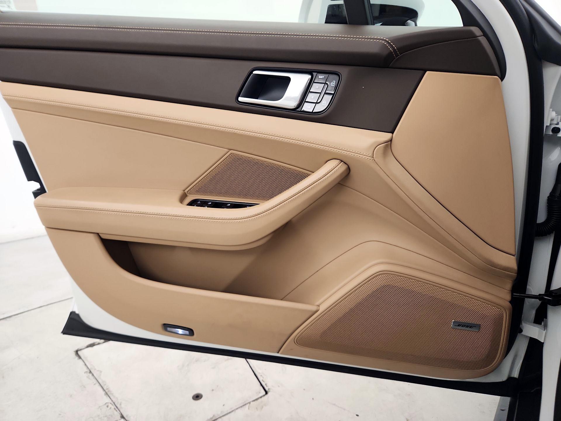 Thumbnail: 2019 Porsche Panamera - 12