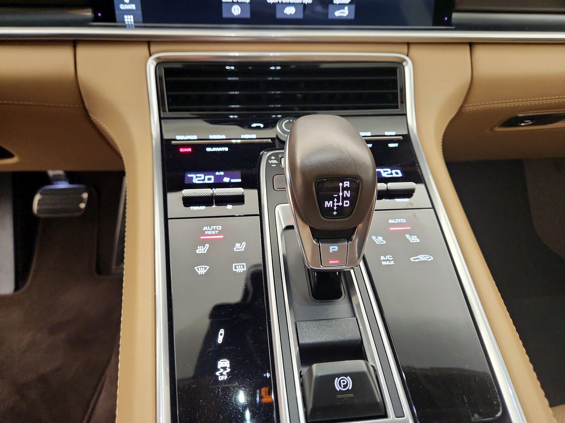 Thumbnail: 2019 Porsche Panamera - 18