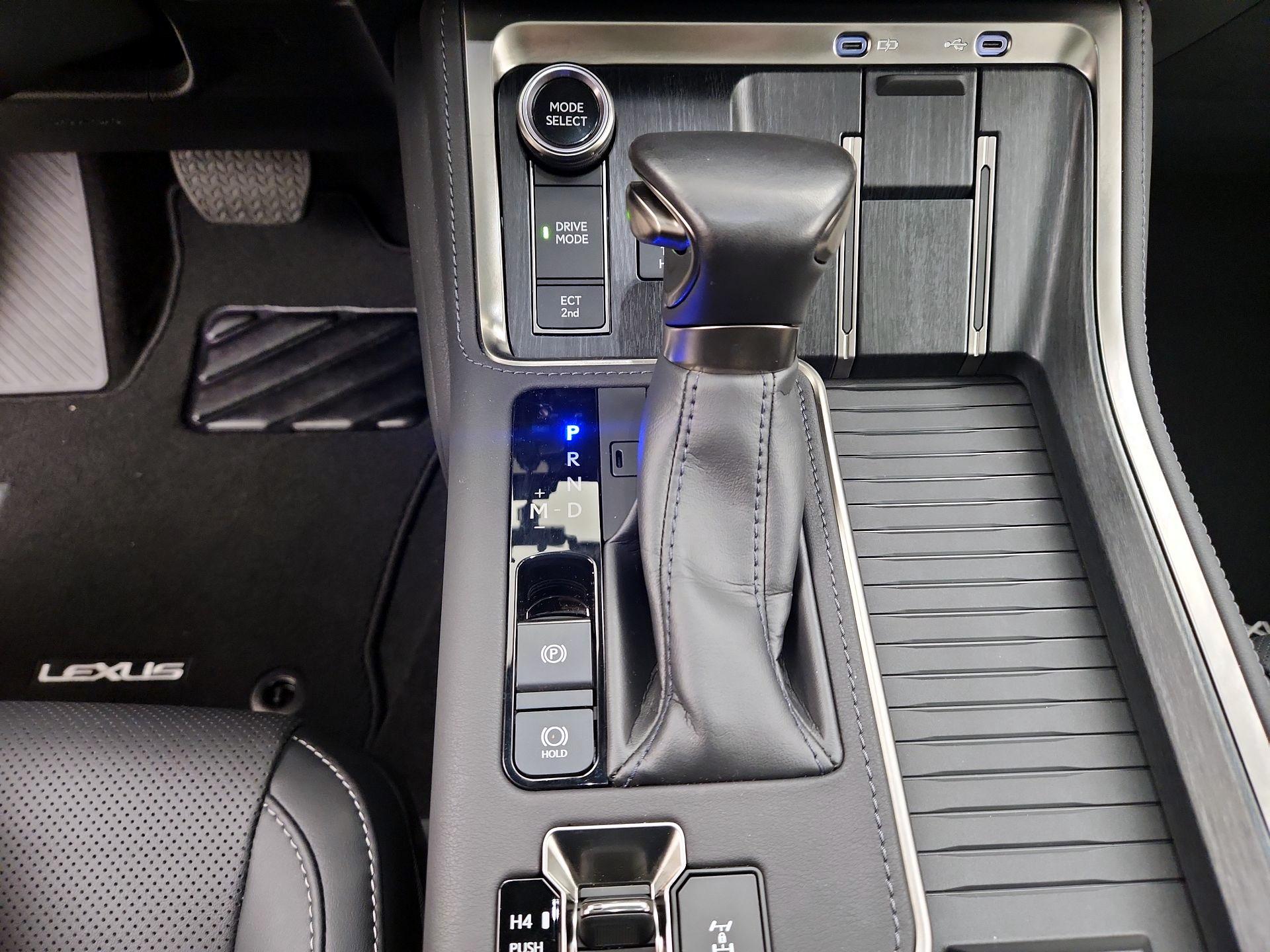 Thumbnail: 2024 Lexus GX - 18