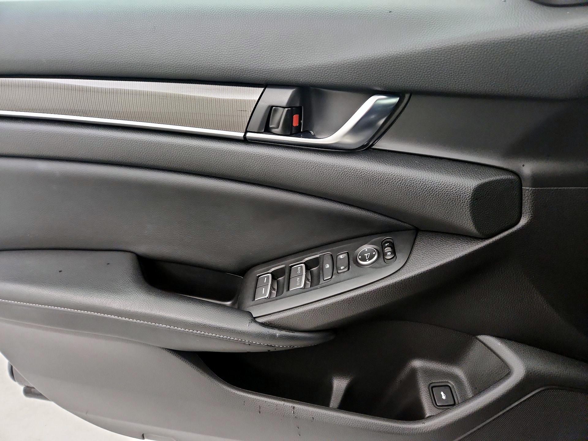 Thumbnail: 2018 Honda Accord - 12
