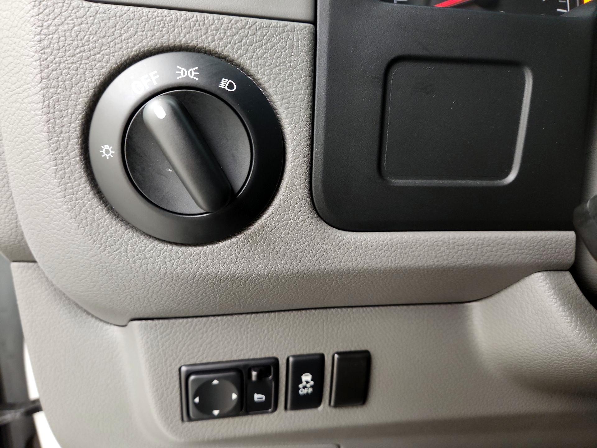Thumbnail: 2018 Nissan NV - 13