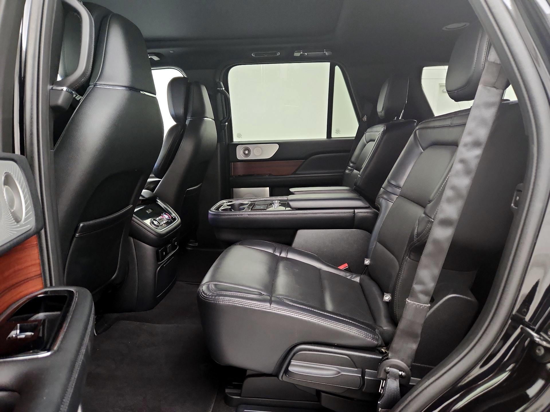 Thumbnail: 2020 Lincoln Navigator - 20