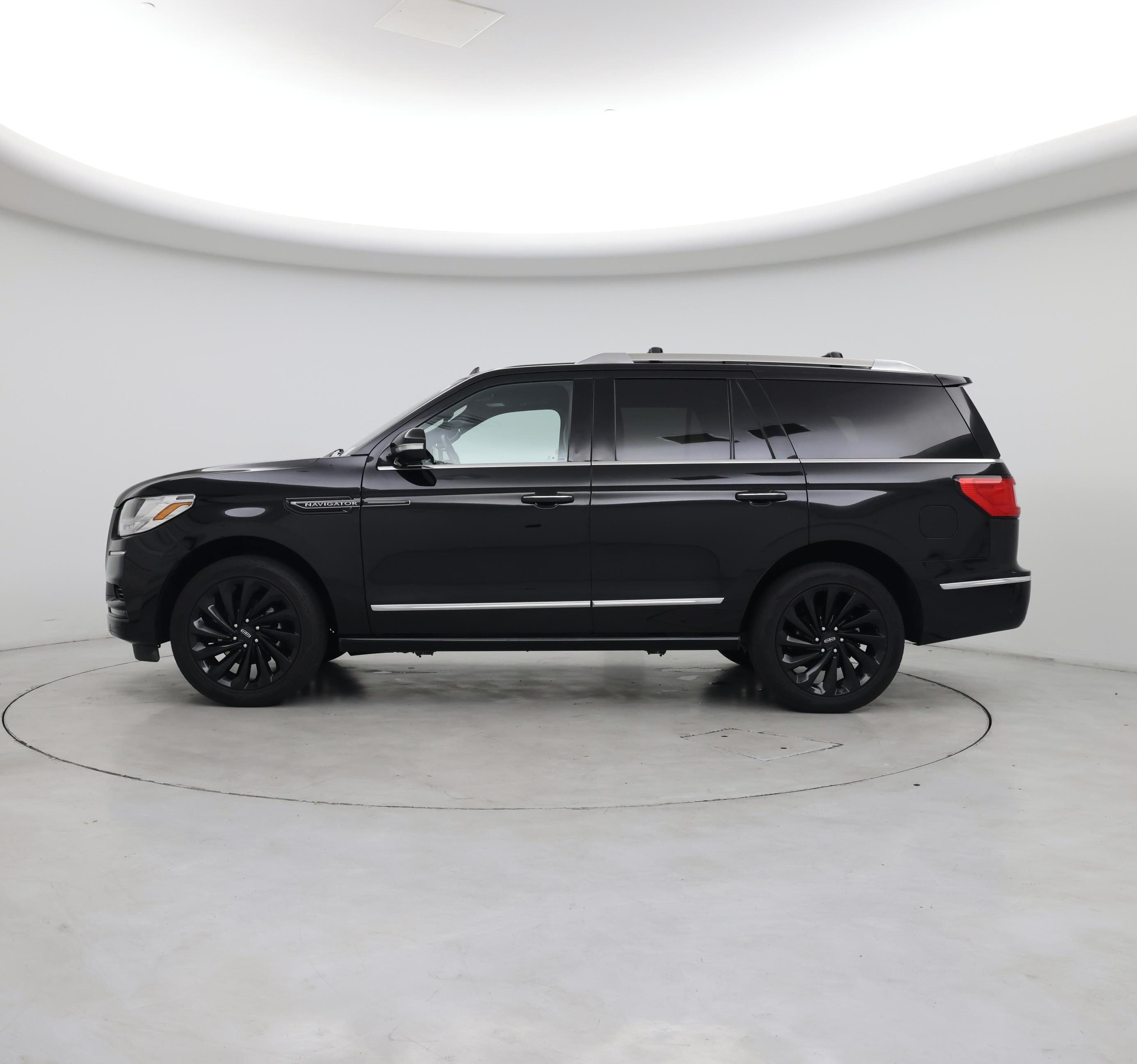 Thumbnail: 2020 Lincoln Navigator - 3