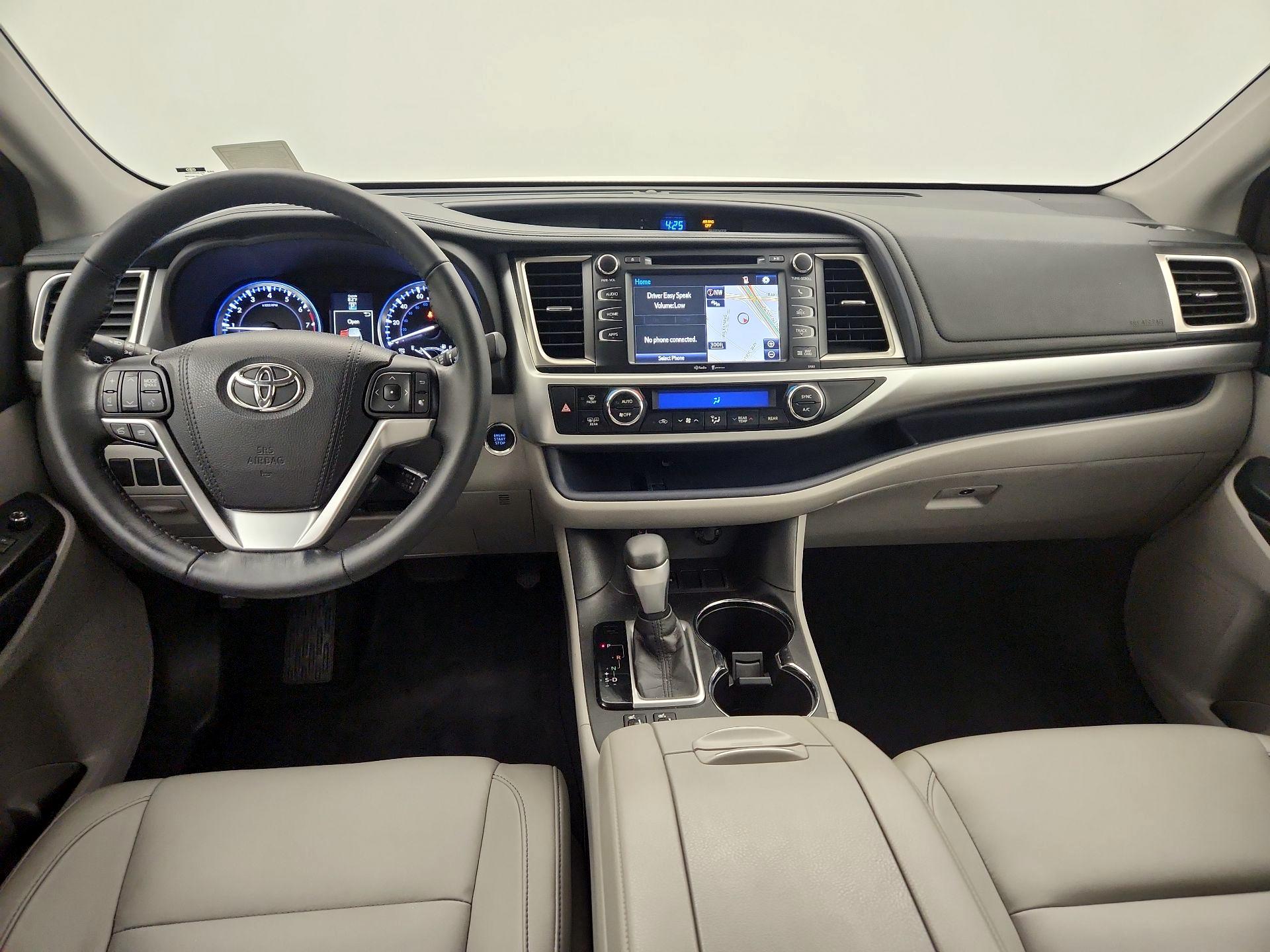 Thumbnail: 2015 Toyota Highlander - 9