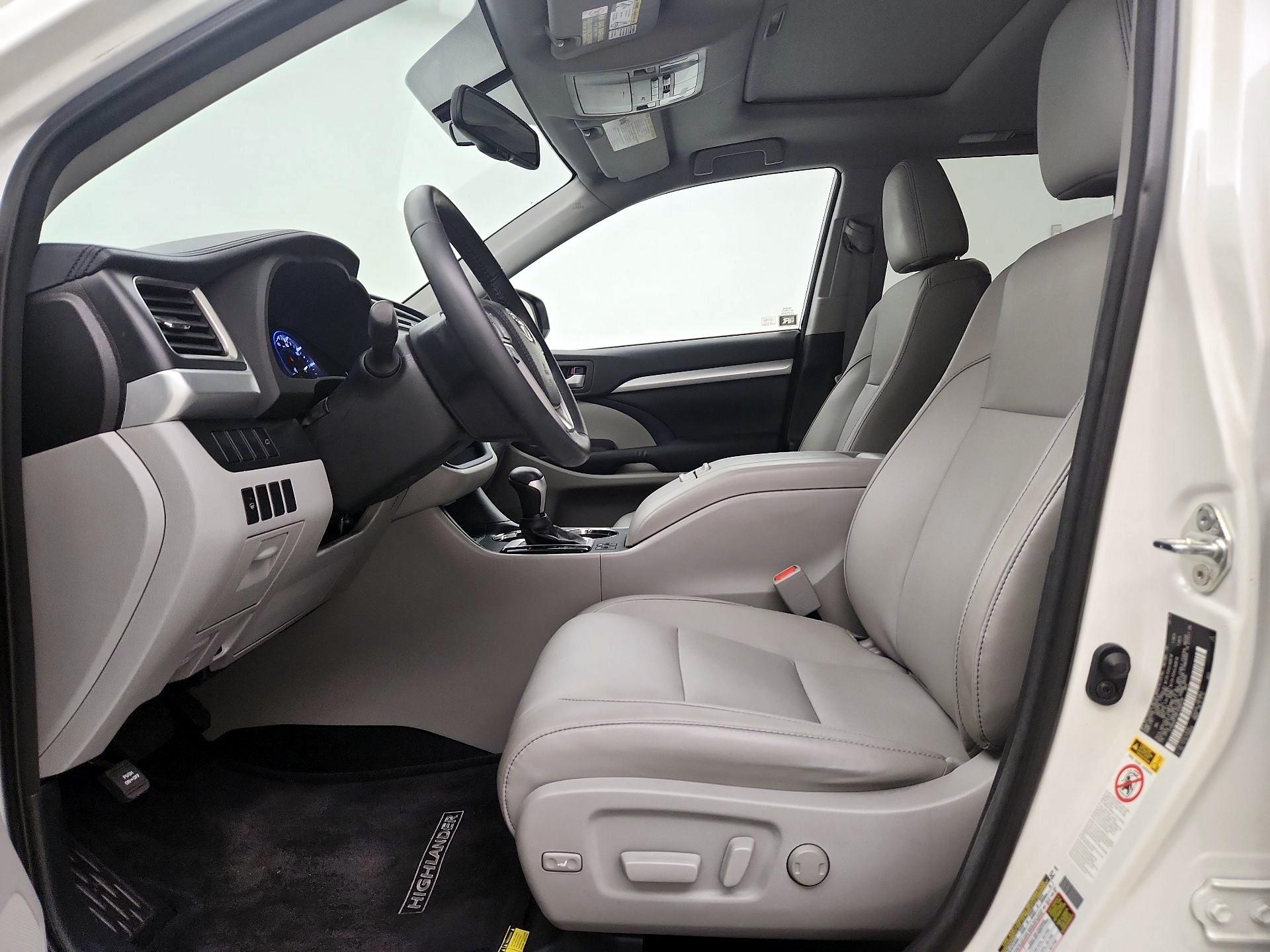 Thumbnail: 2015 Toyota Highlander - 11