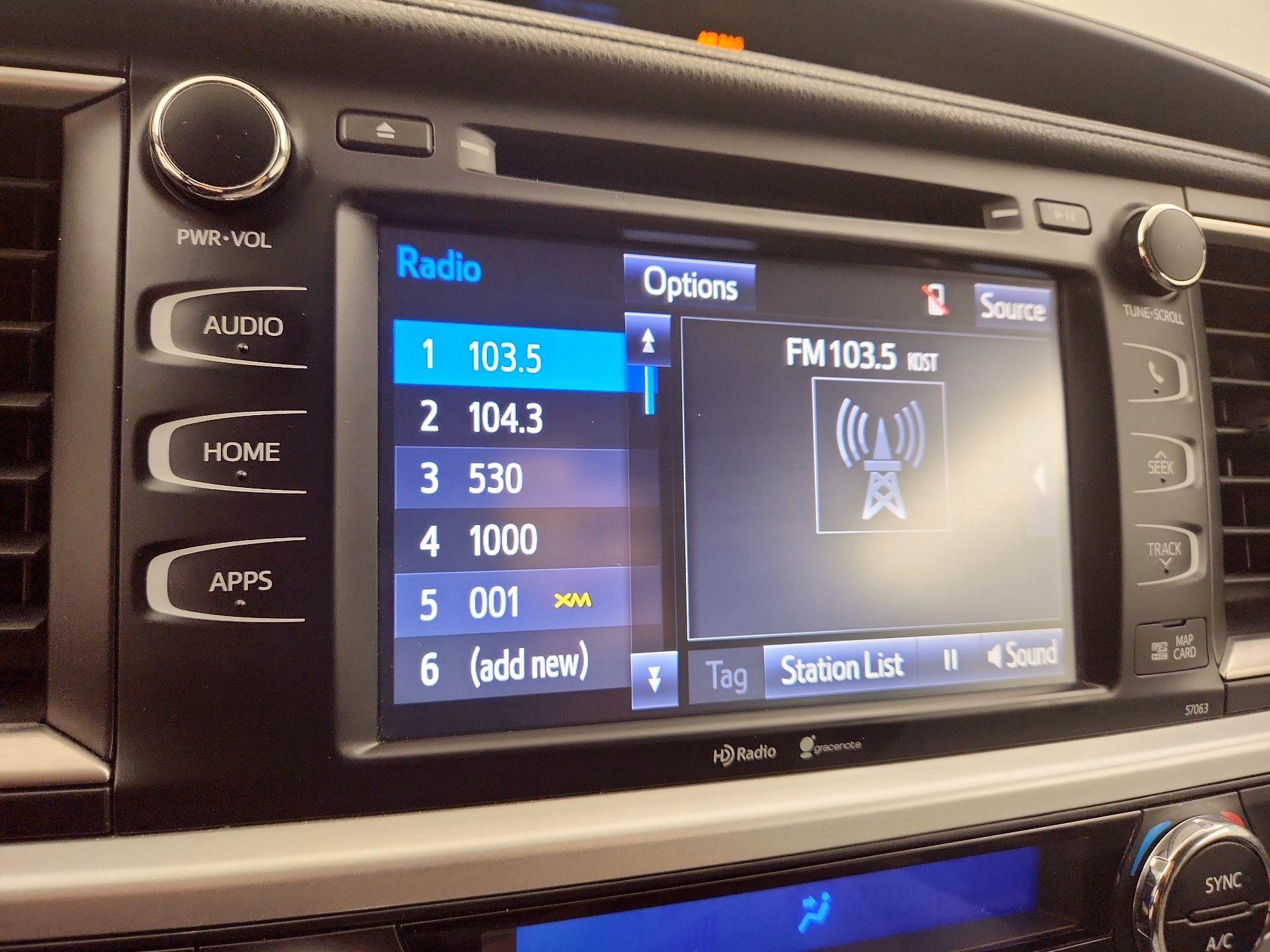 Thumbnail: 2015 Toyota Highlander - 16