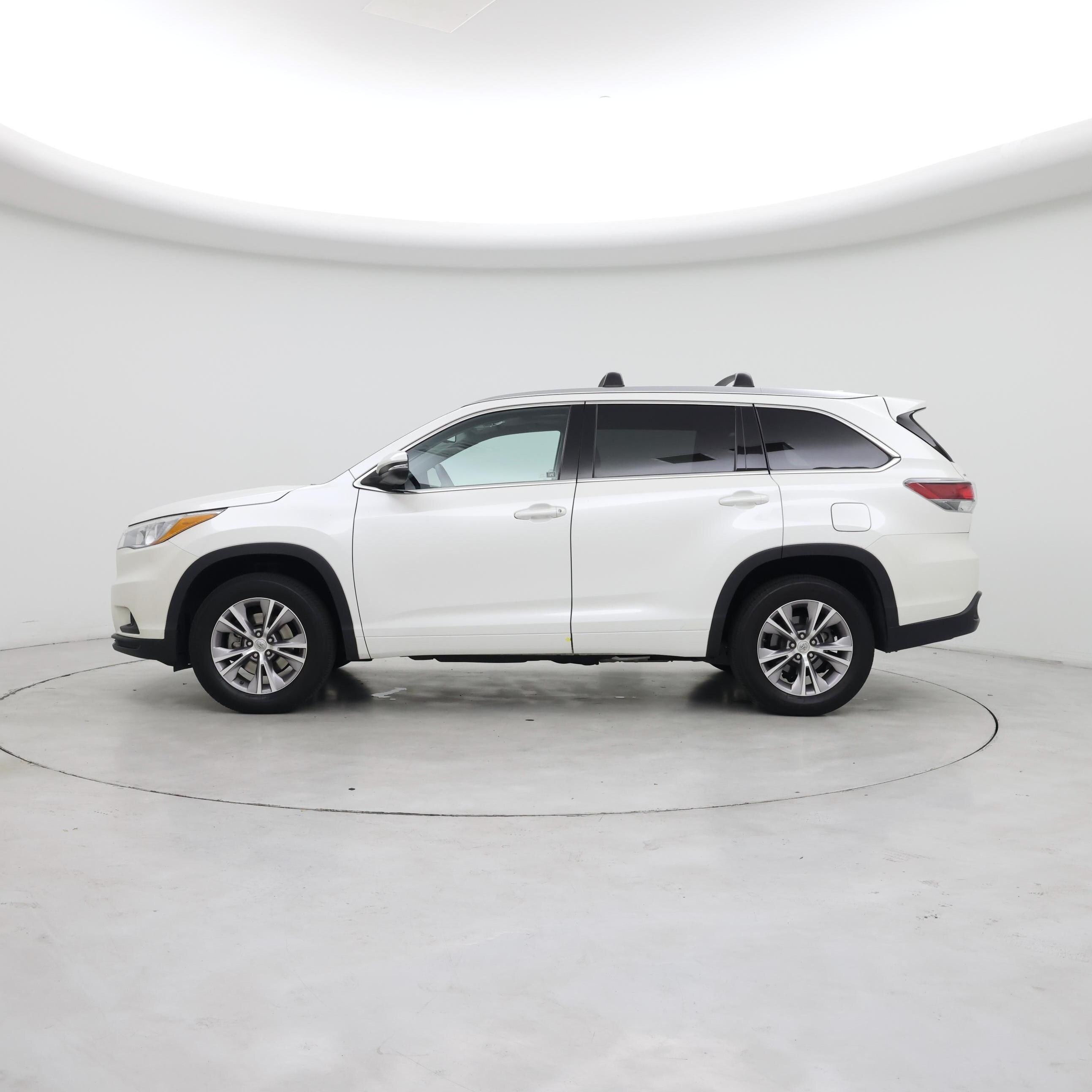Thumbnail: 2015 Toyota Highlander - 3