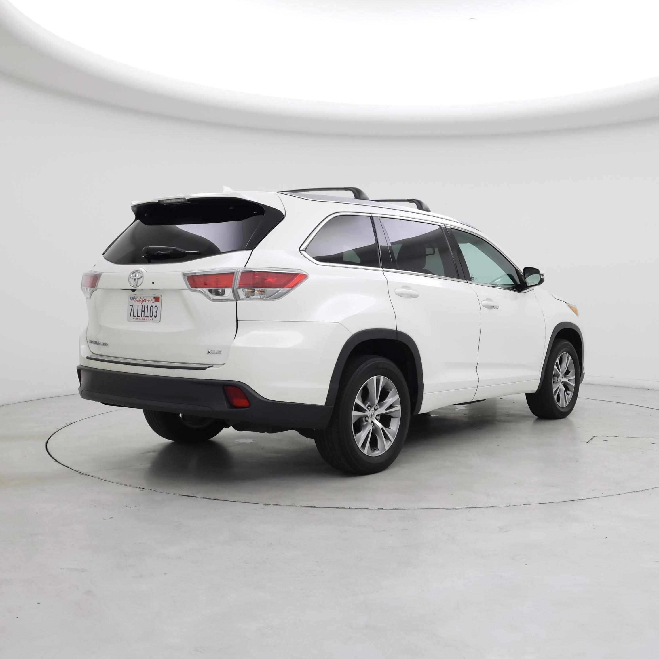 Thumbnail: 2015 Toyota Highlander - 8