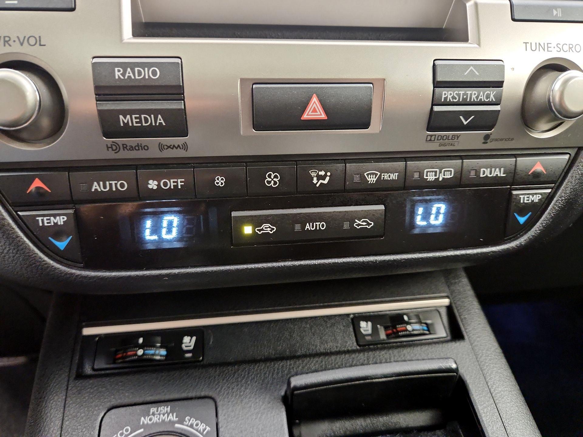 Thumbnail: 2014 Lexus ES - 17