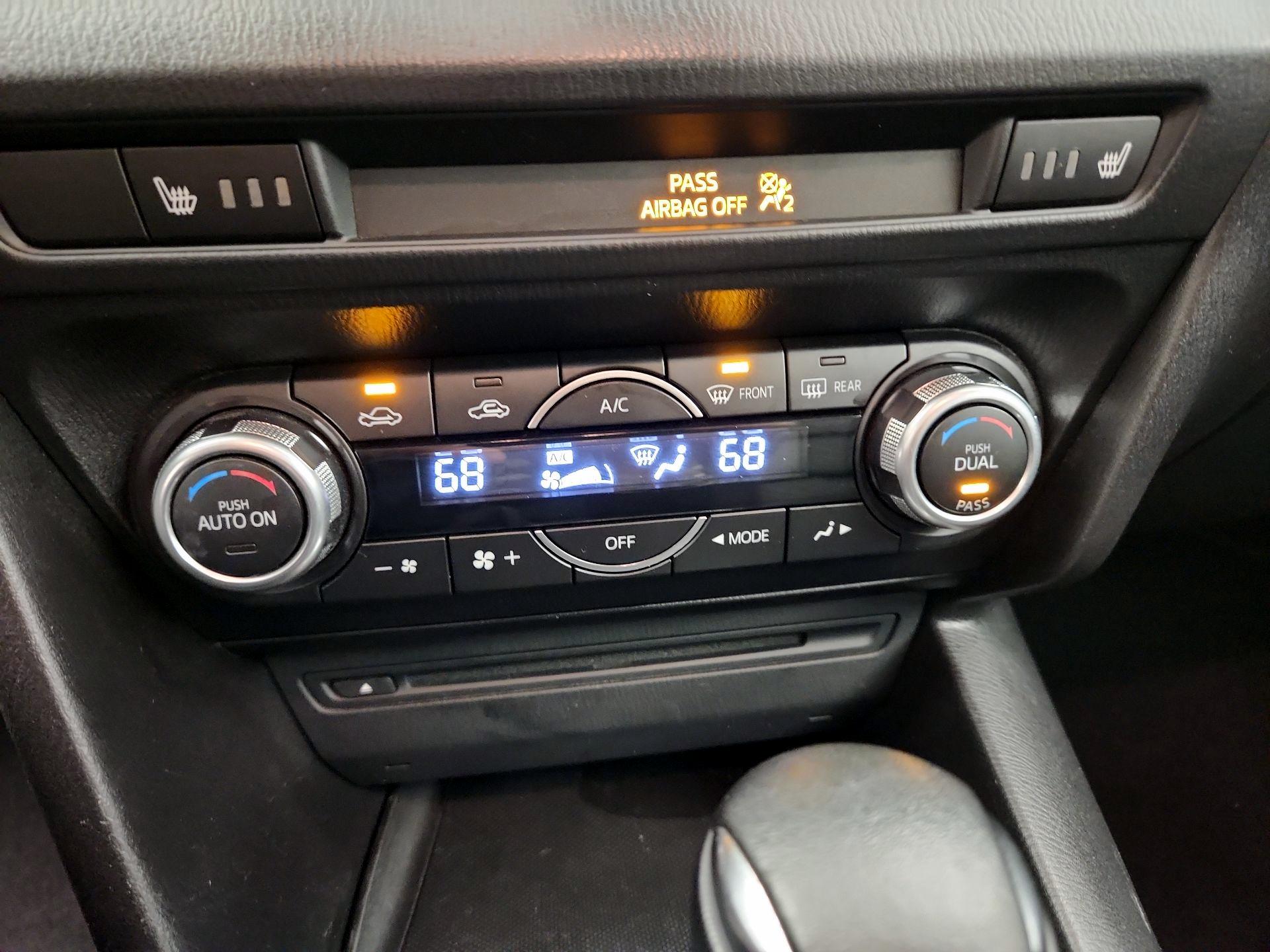 Thumbnail: 2015 Mazda Mazda3 - 16