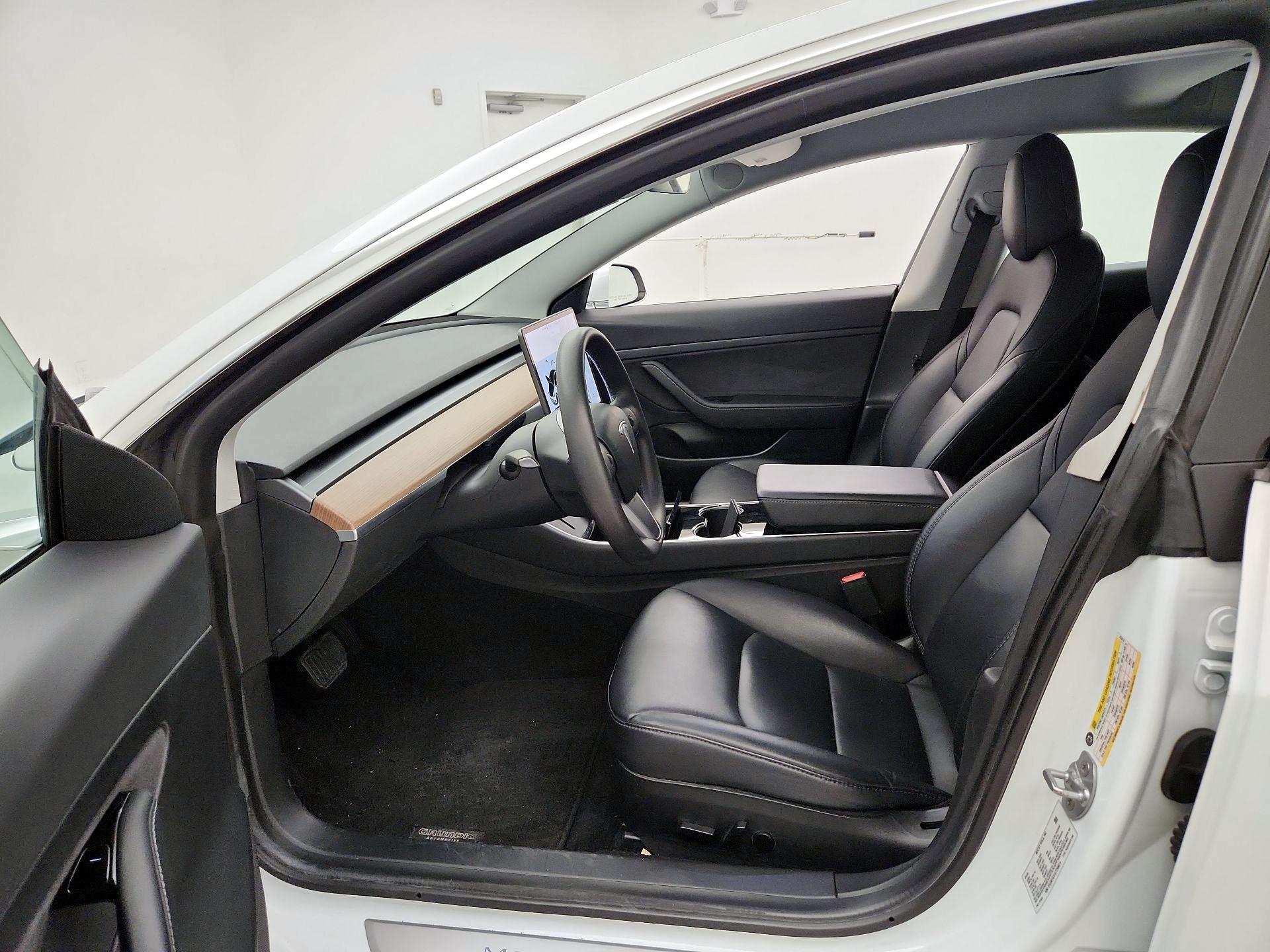 Thumbnail: 2020 Tesla Model 3 - 11