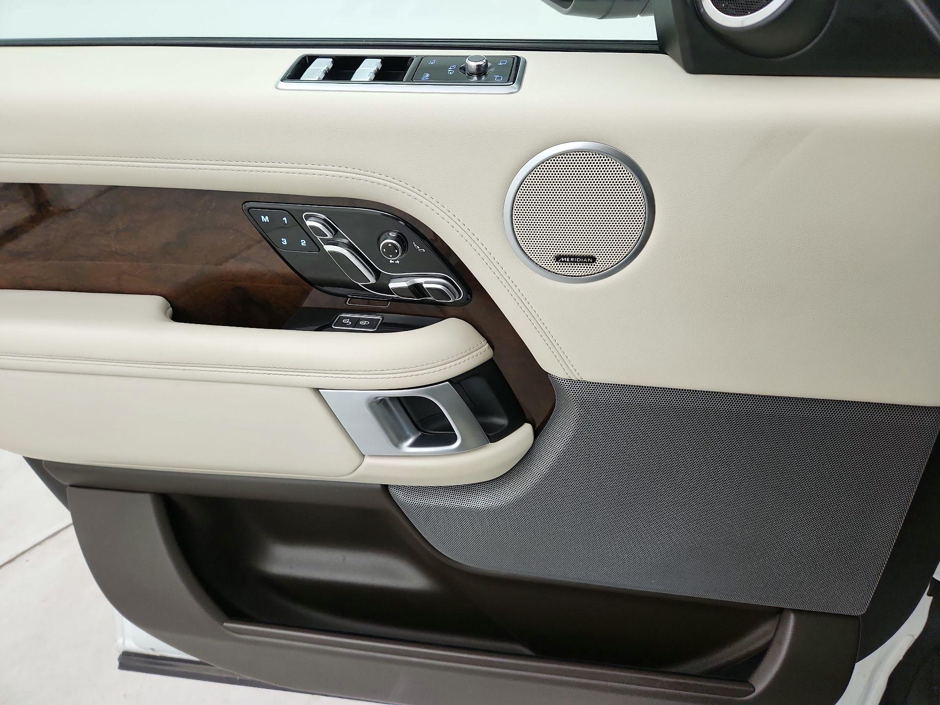 Thumbnail: 2020 Land Rover Range Rover - 12