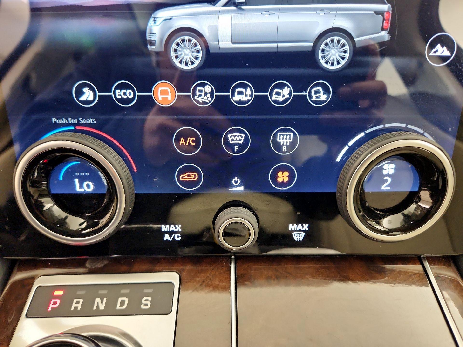 Thumbnail: 2020 Land Rover Range Rover - 17